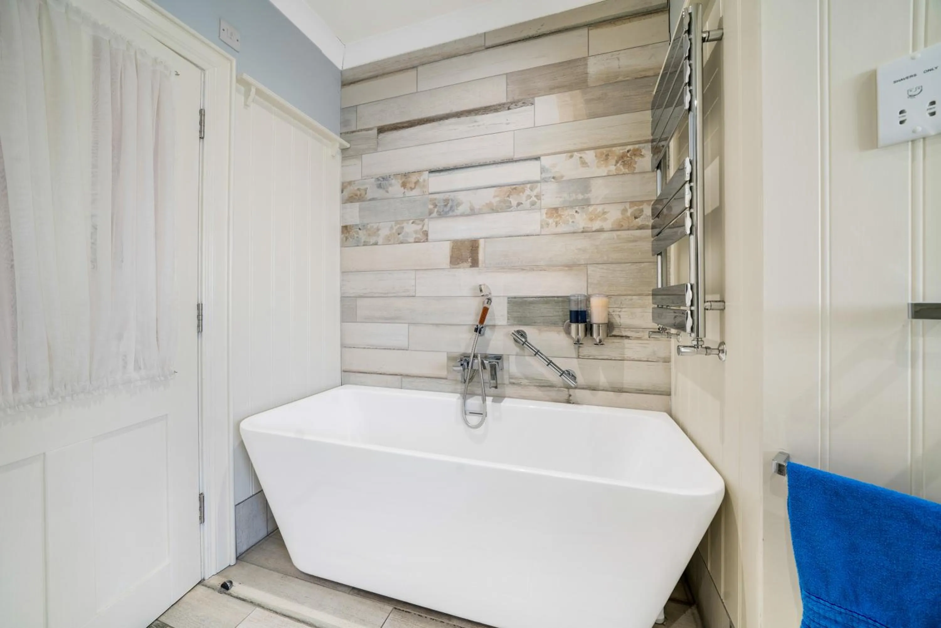 Bath in Anvershiel House