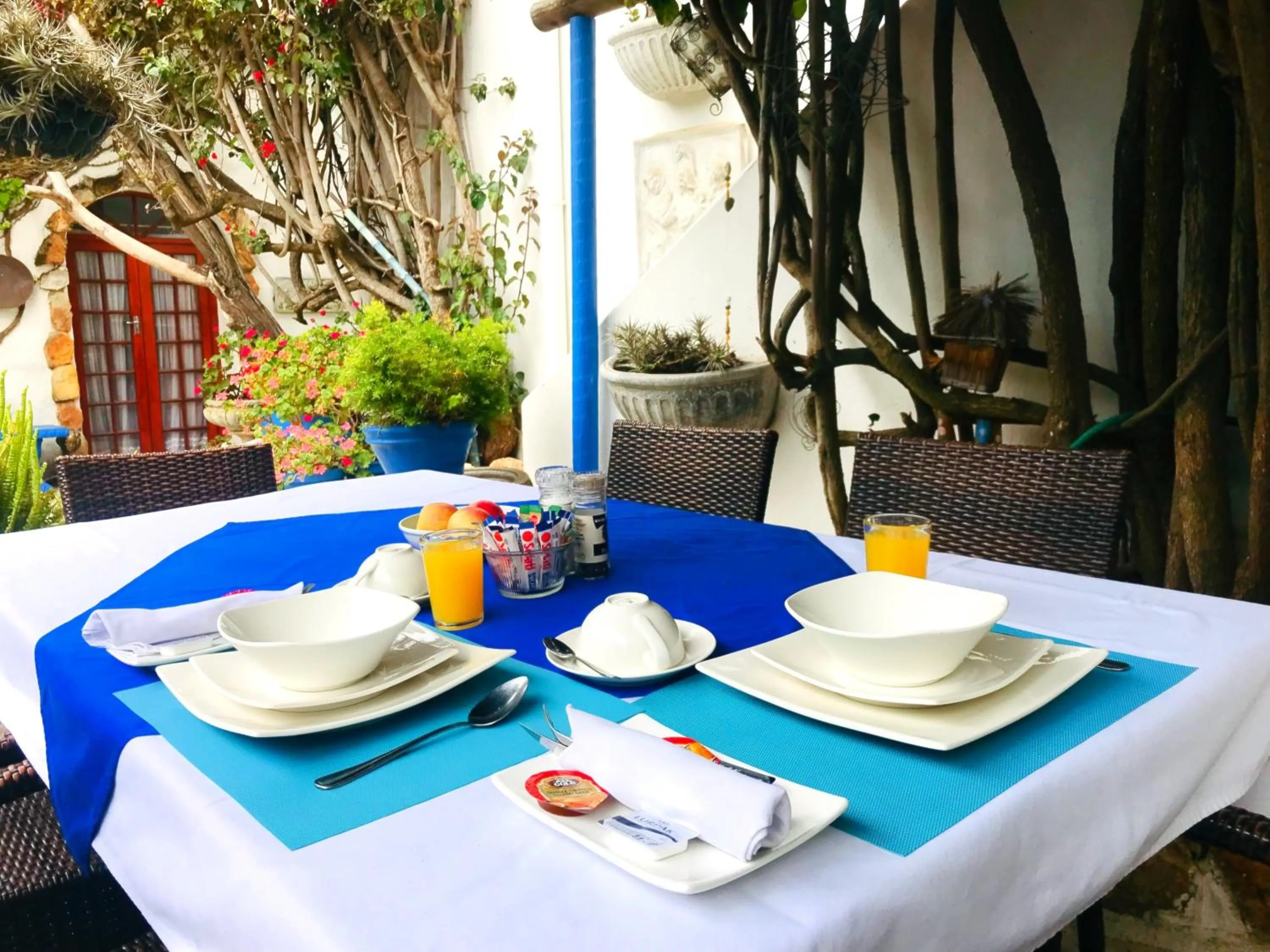 Breakfast in Athenian Villa
