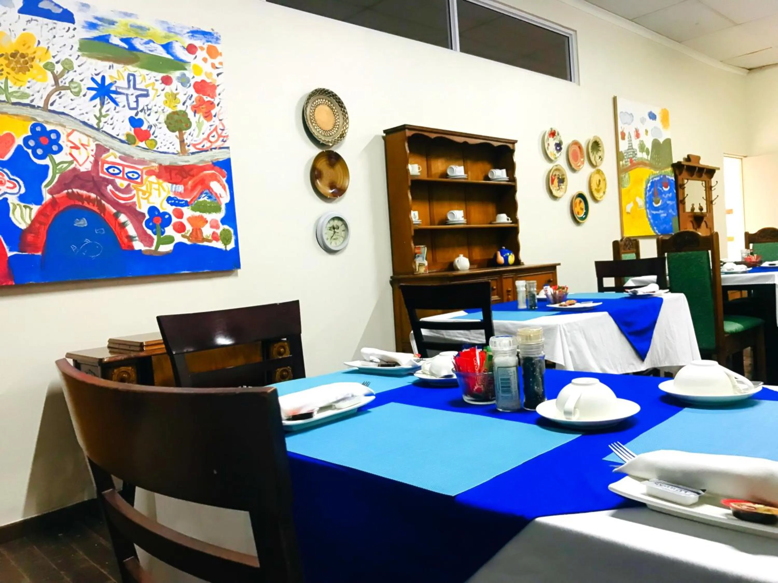 Restaurant/places to eat in Athenian Villa