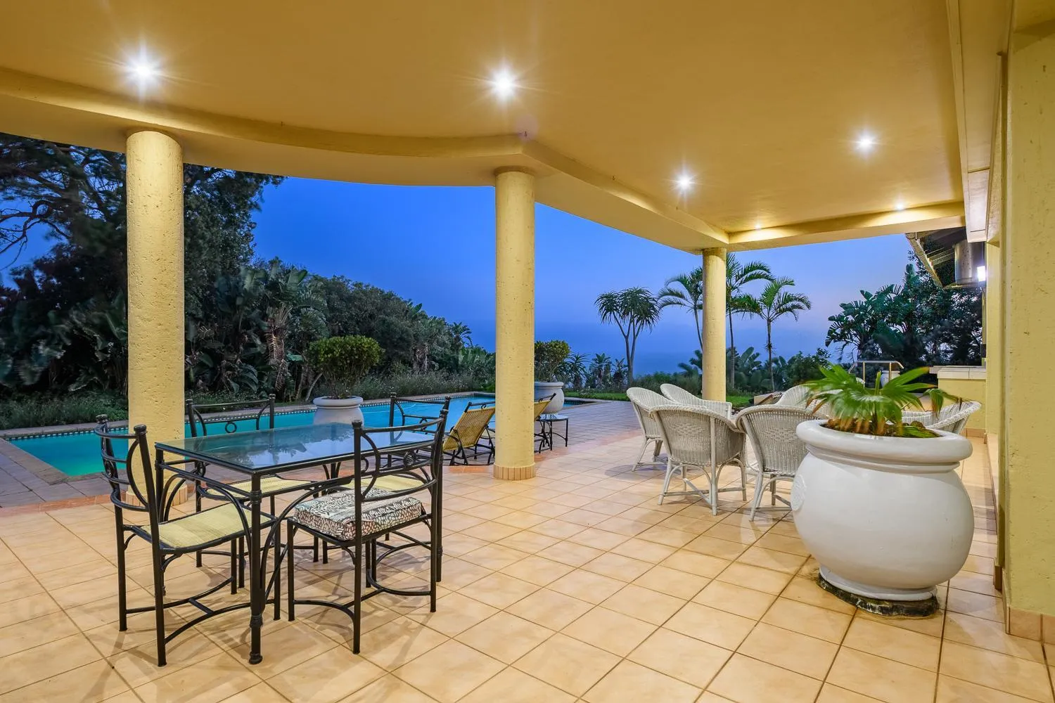 Buffet breakfast in Albatross Guesthouse