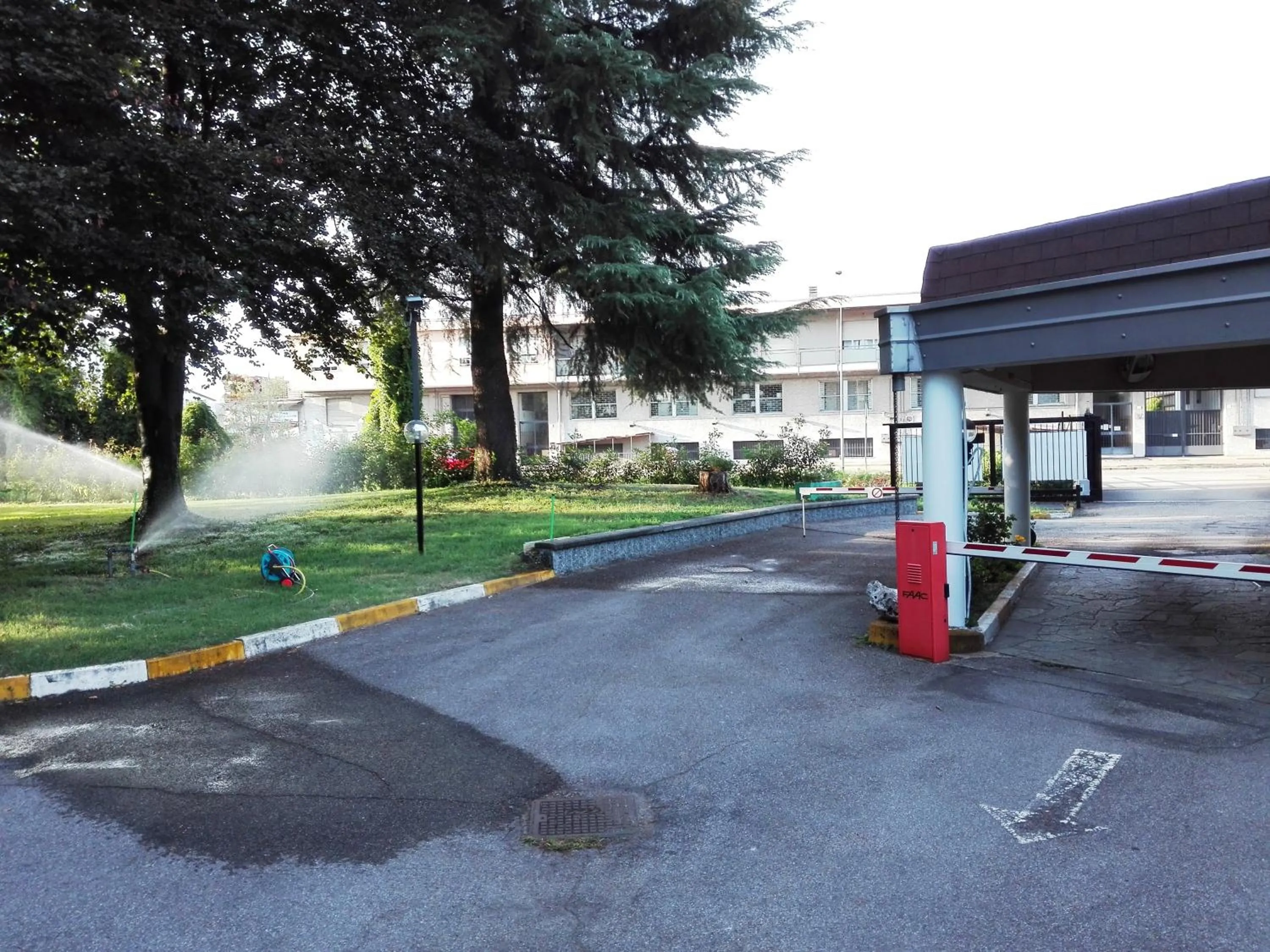 Property building in Hotel Motel Est