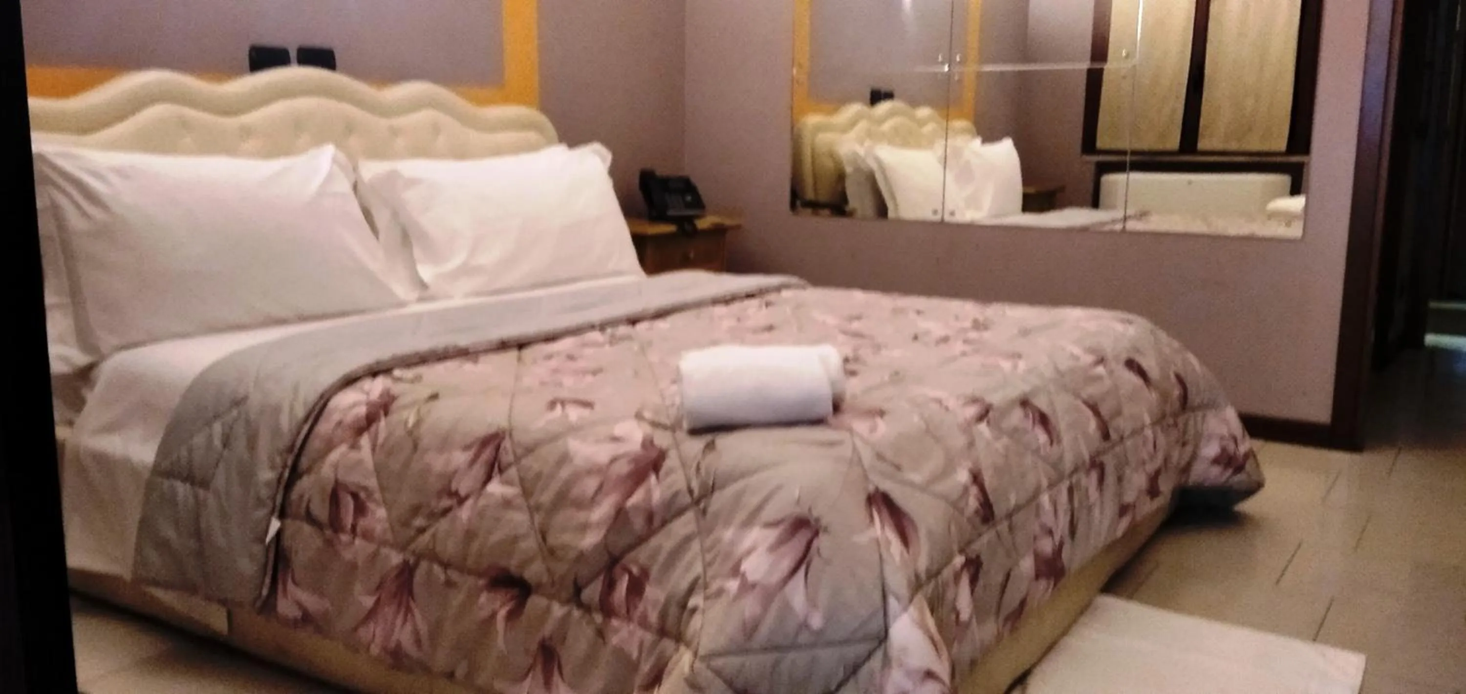 Bedroom, Bed in Hotel Motel Est