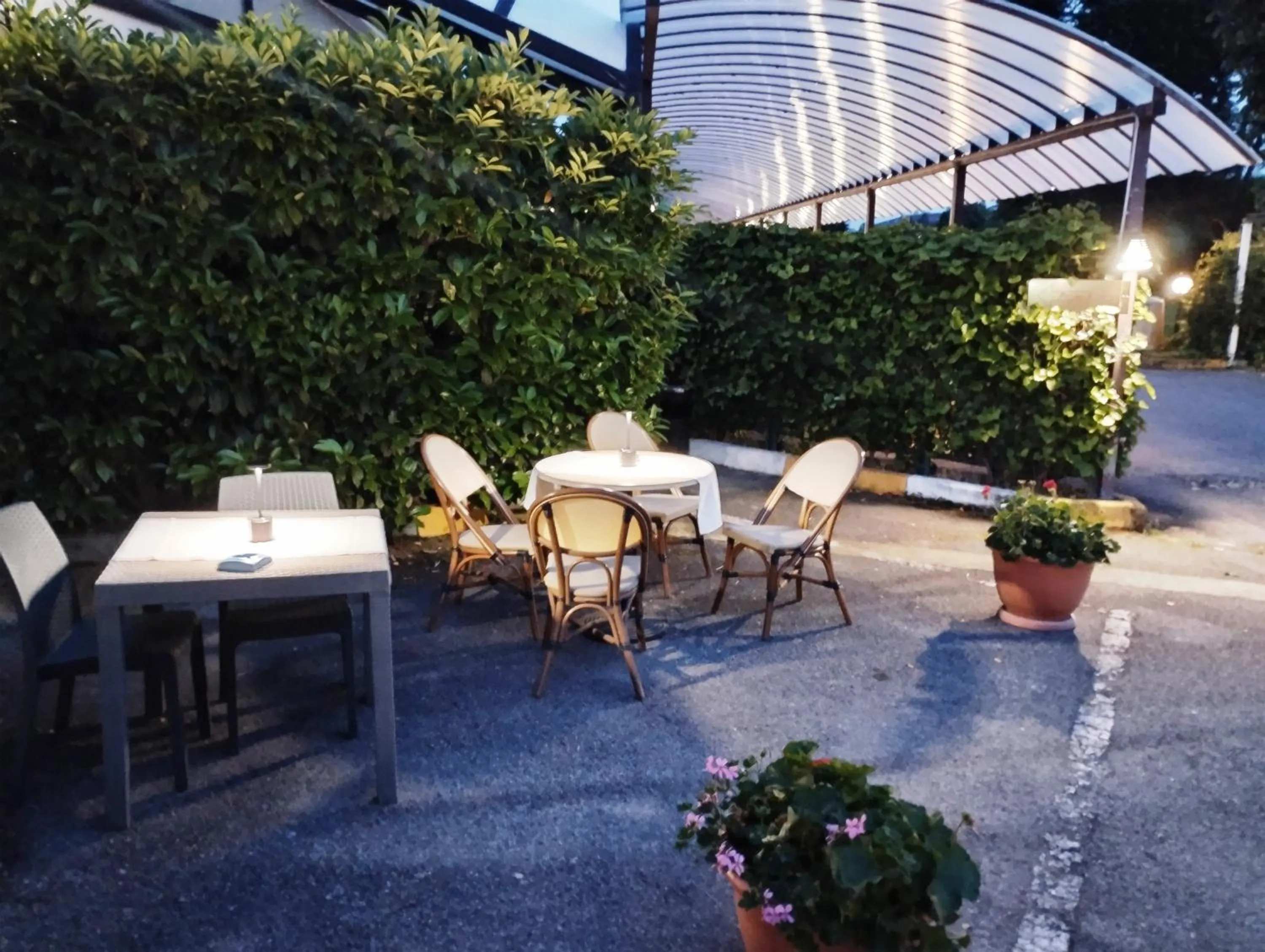 Property building in Hotel Motel Est