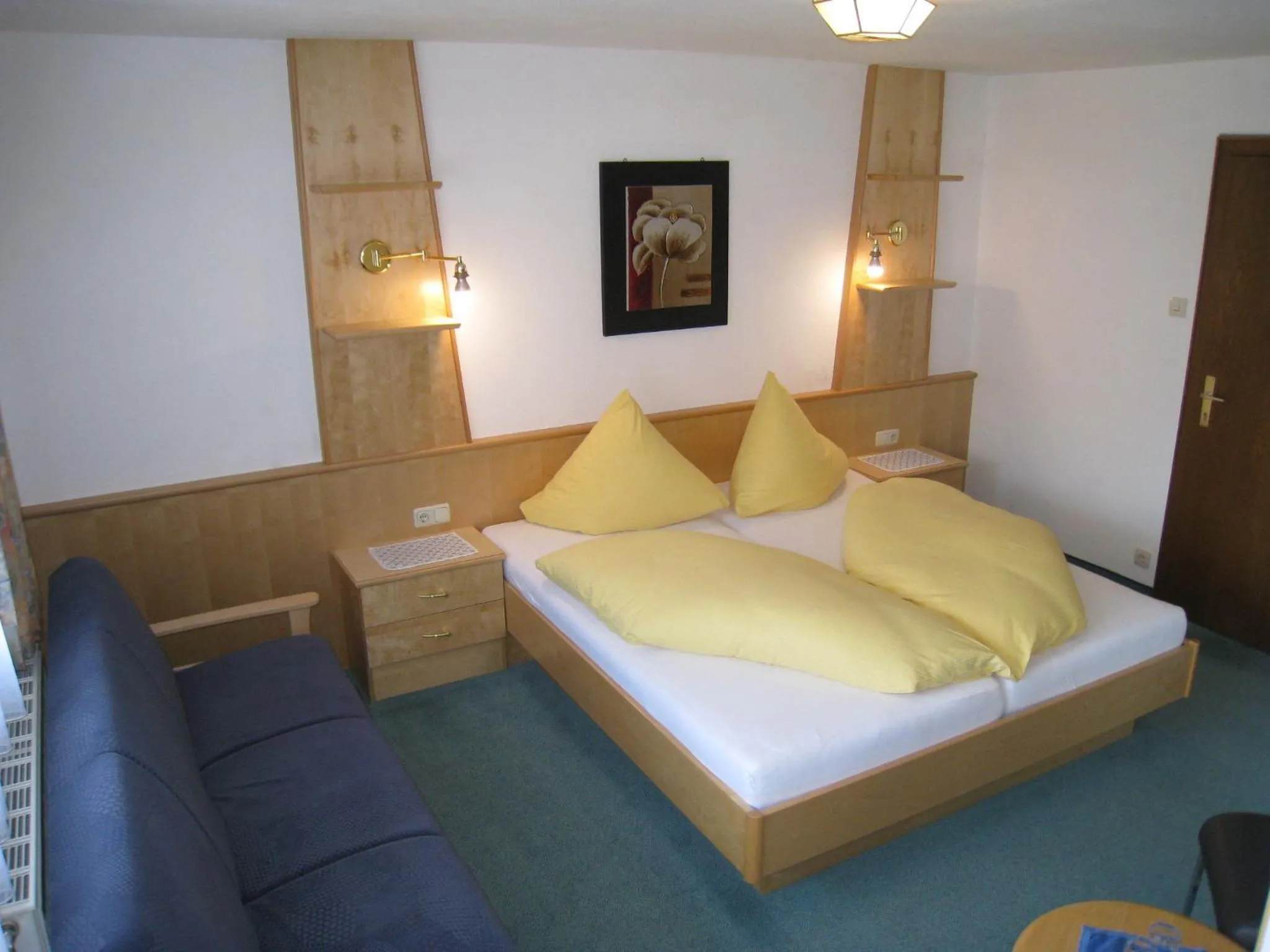 Shower, Bed in Lärchenhof Serfaus