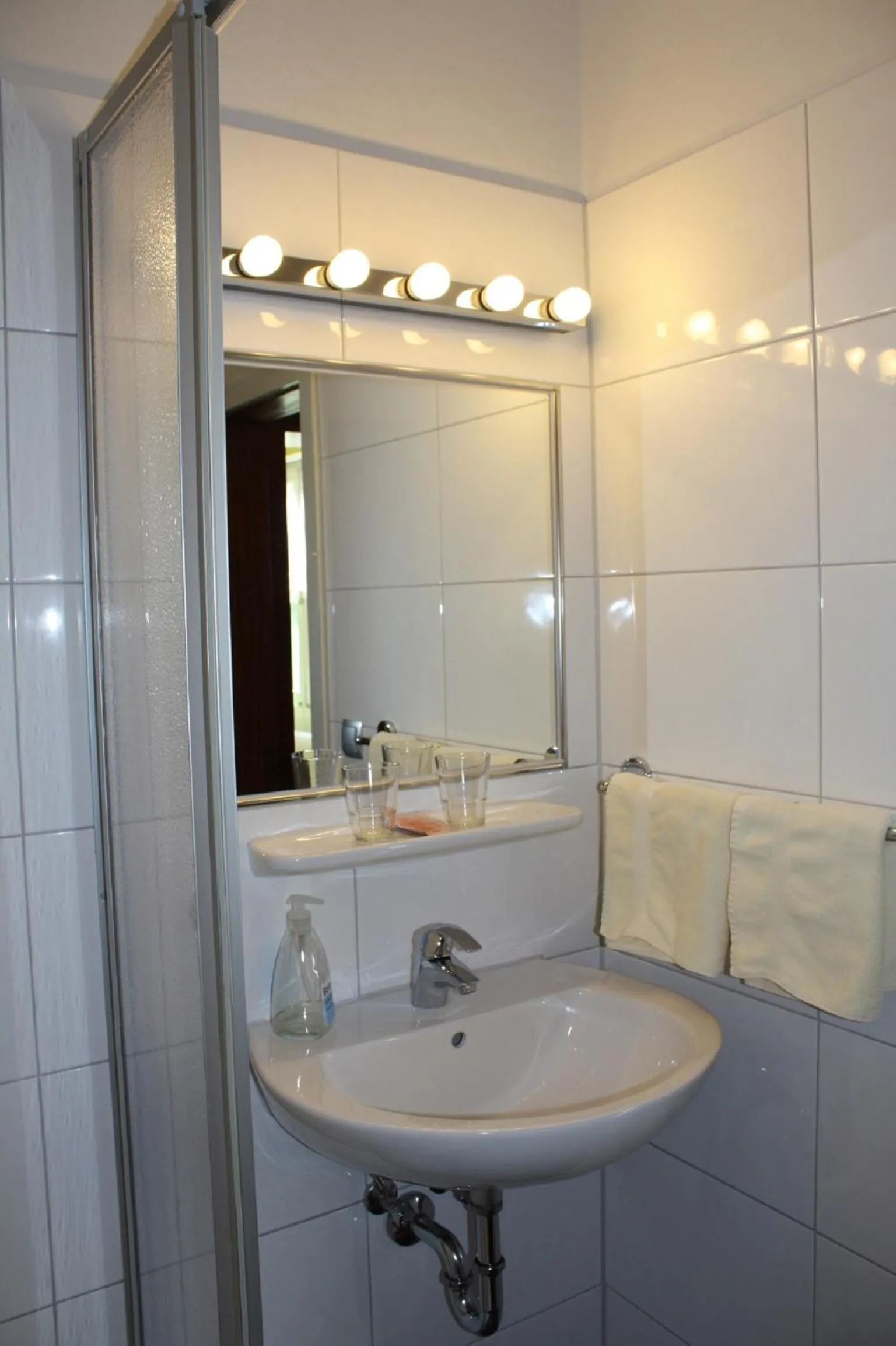 Bathroom in Hotel am Siebenpfennigsknapp