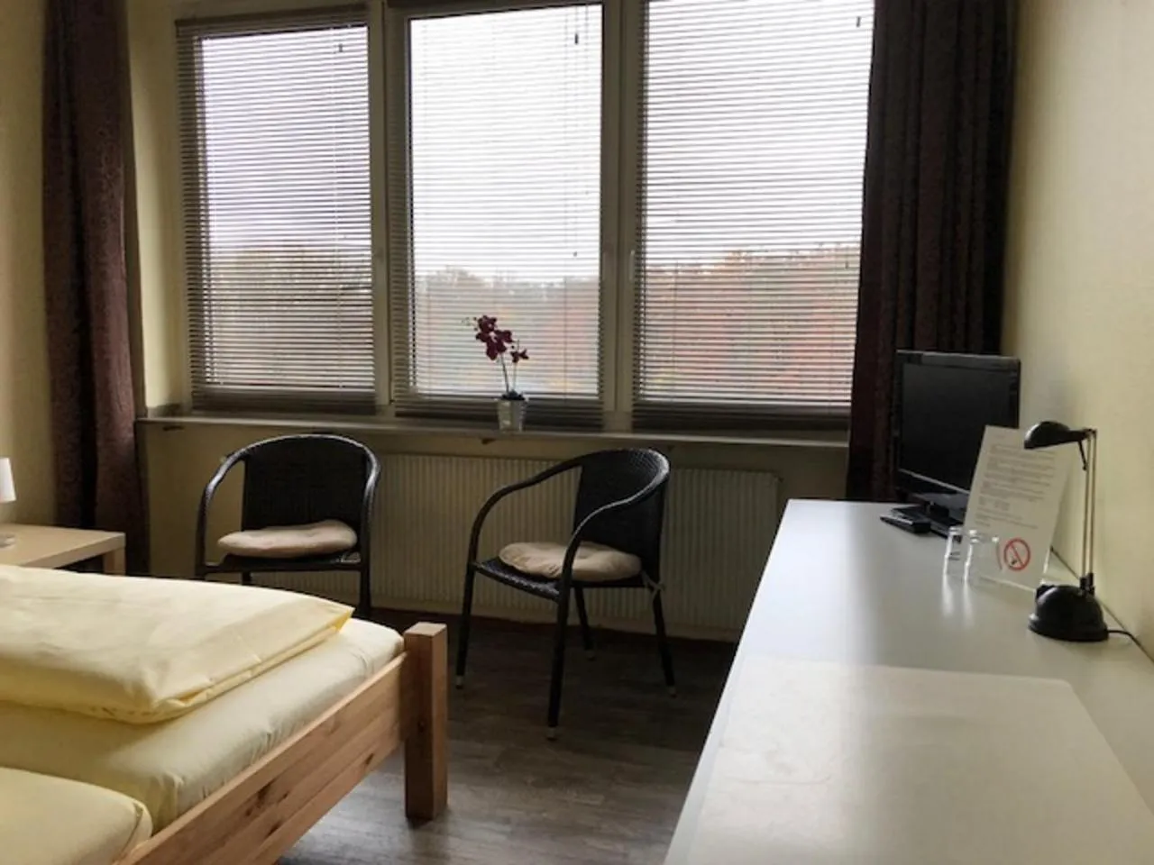 Photo of the whole room in Hotel am Siebenpfennigsknapp