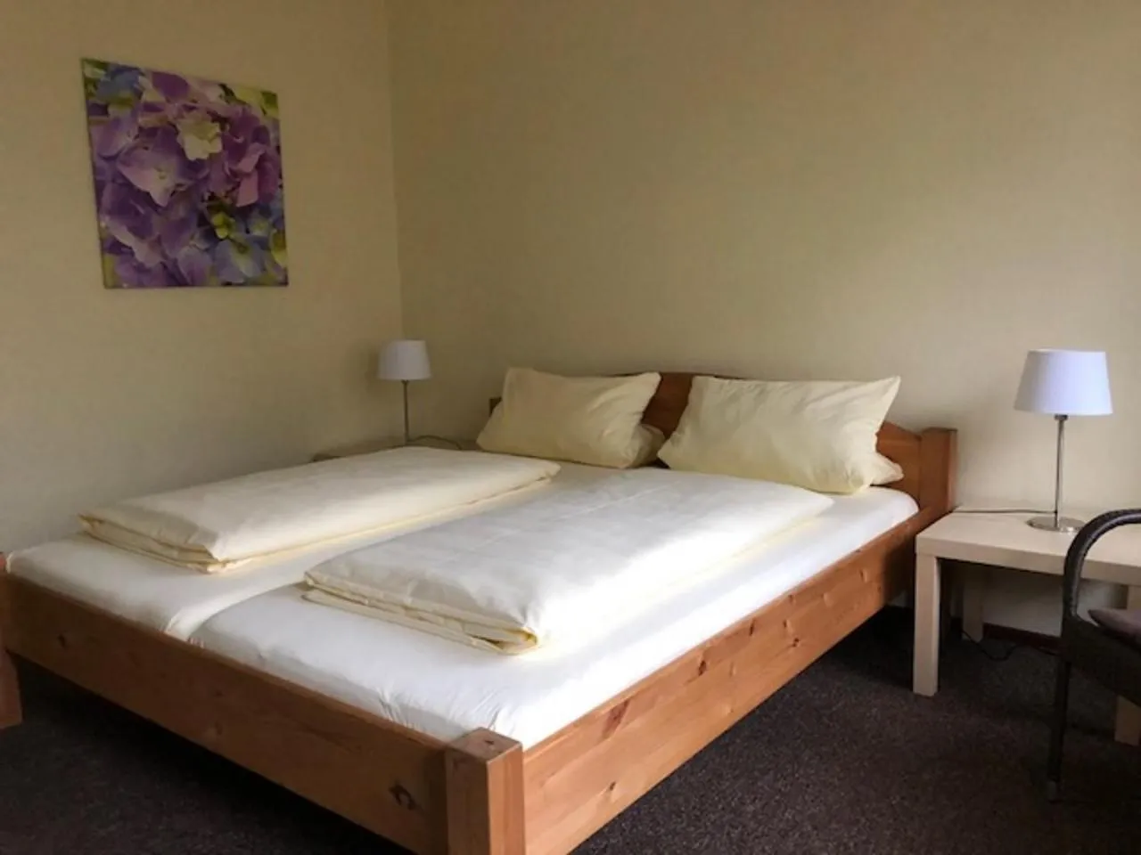 Photo of the whole room, Bed in Hotel am Siebenpfennigsknapp