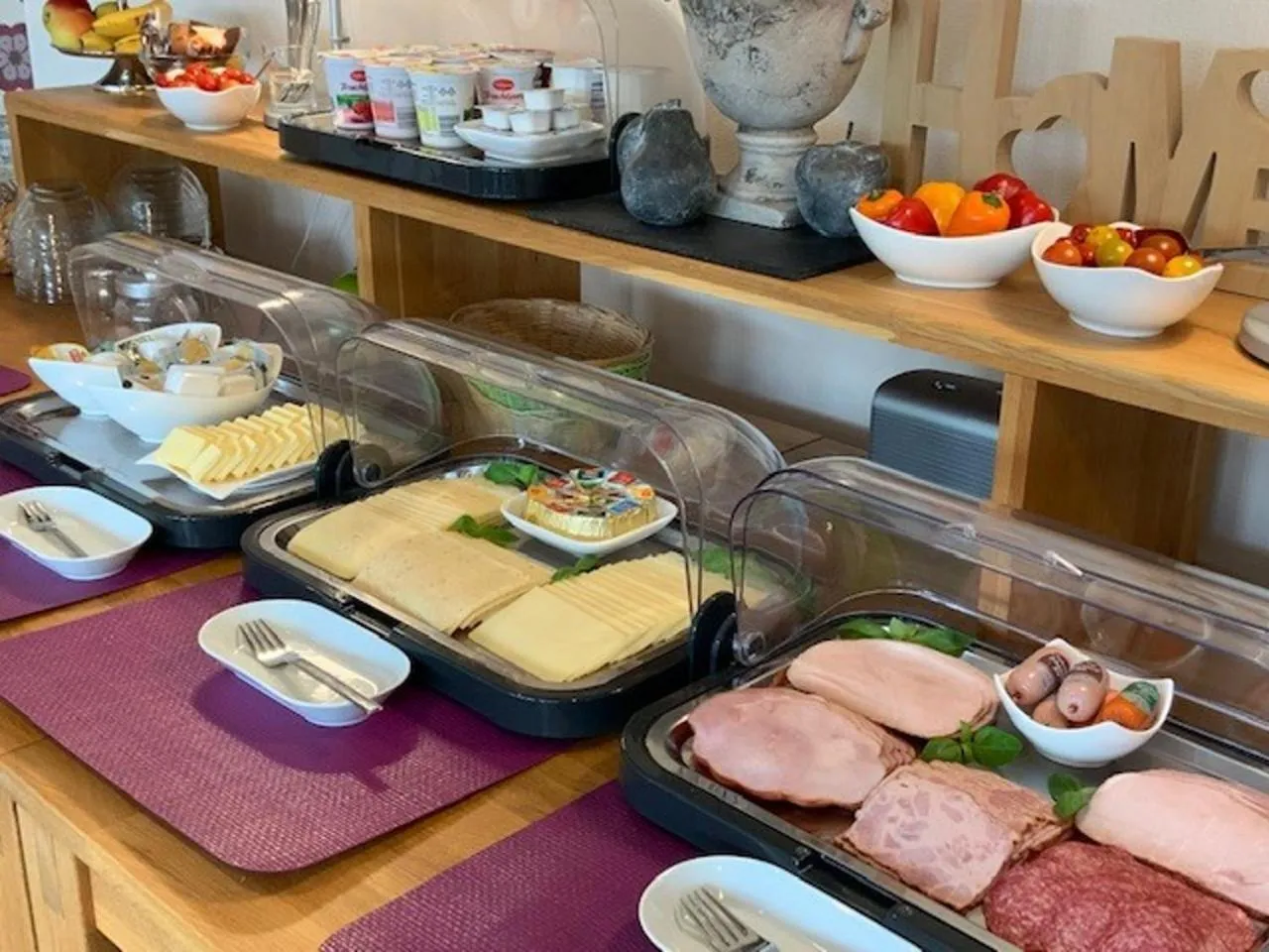 Buffet breakfast in Hotel am Siebenpfennigsknapp