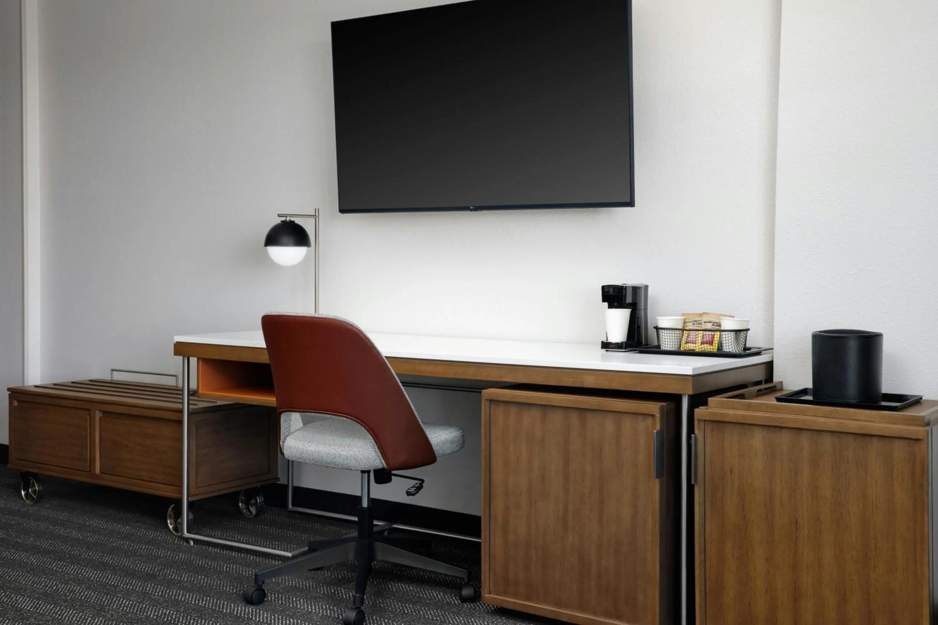 Photo of the whole room in Courtyard by Marriott Dallas DFW Airport North/Grapevine