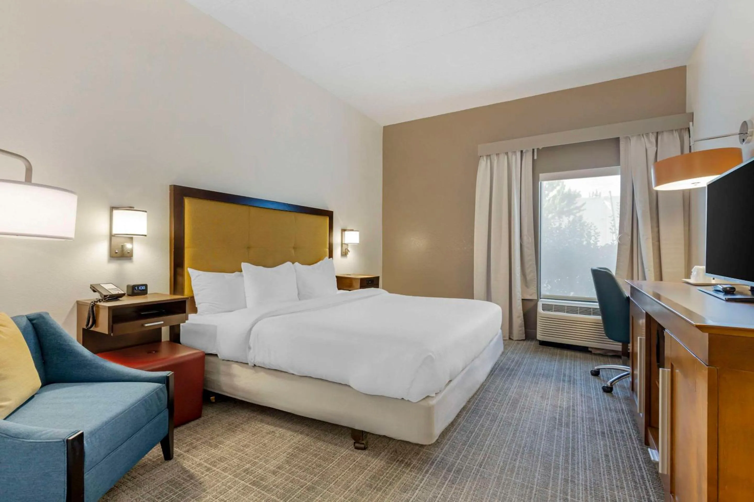 Bedroom, Bed in Comfort Inn Laurel - Fort Meade