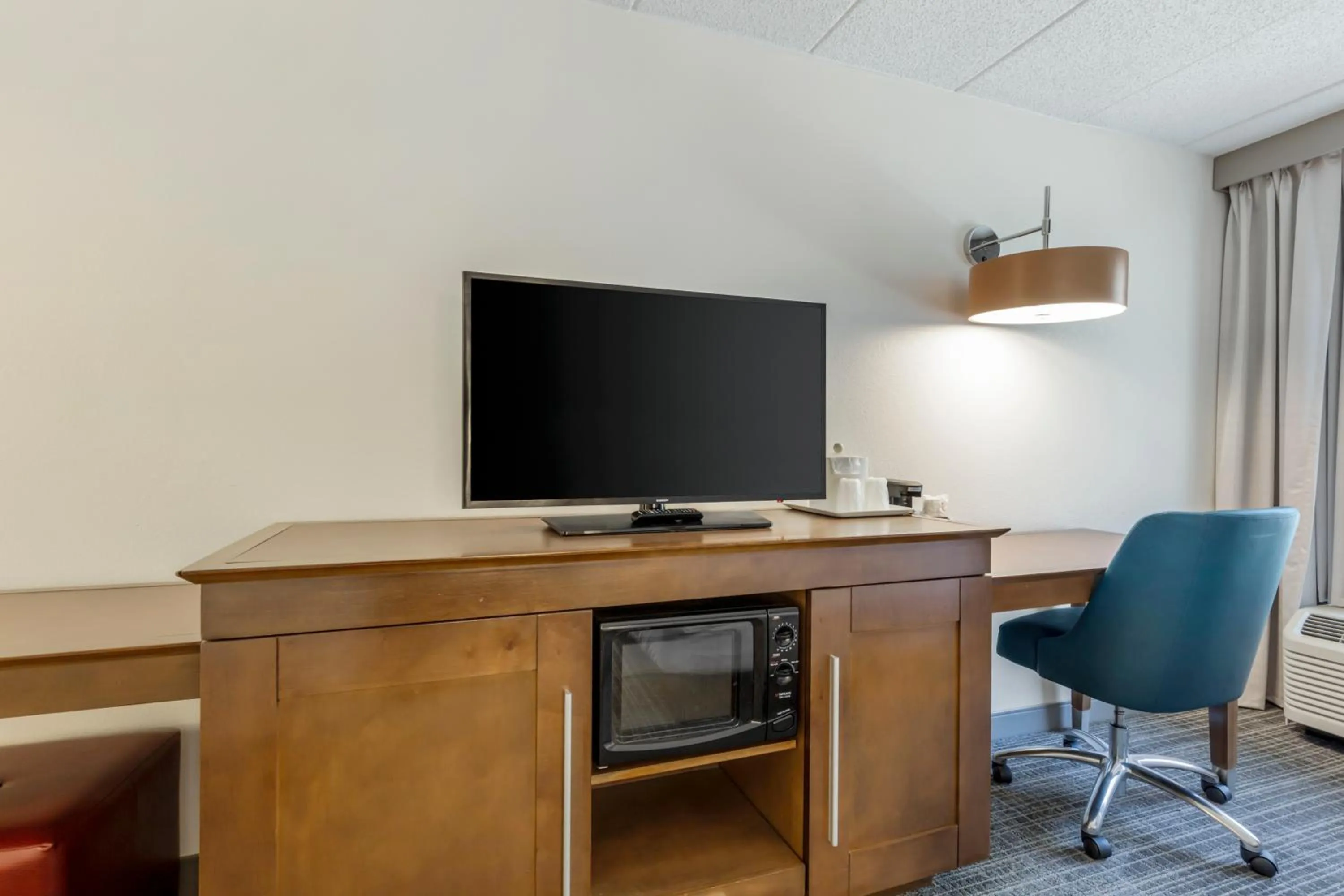 TV and multimedia in Comfort Inn Laurel - Fort Meade