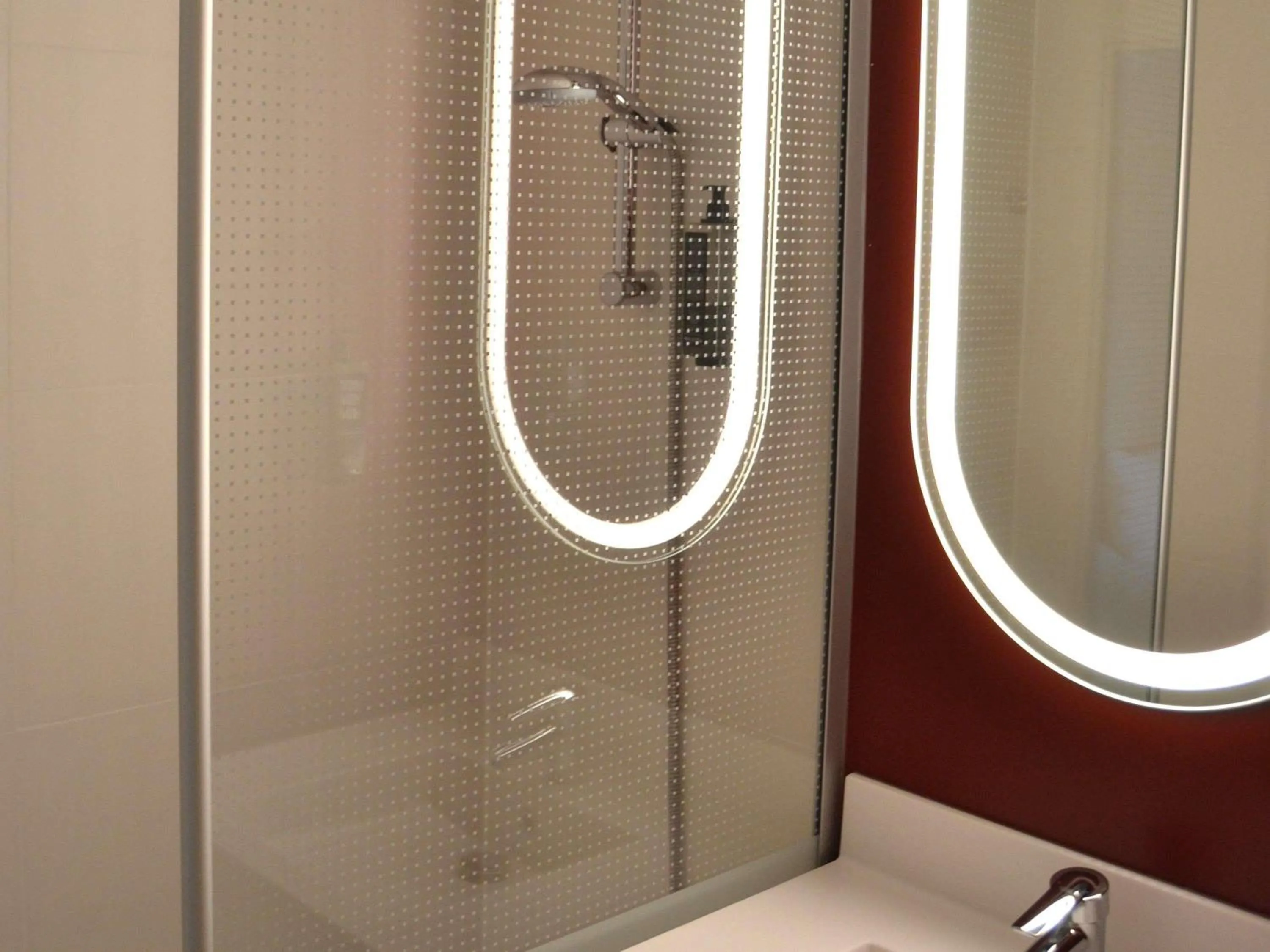 Bedroom in ibis Egletons