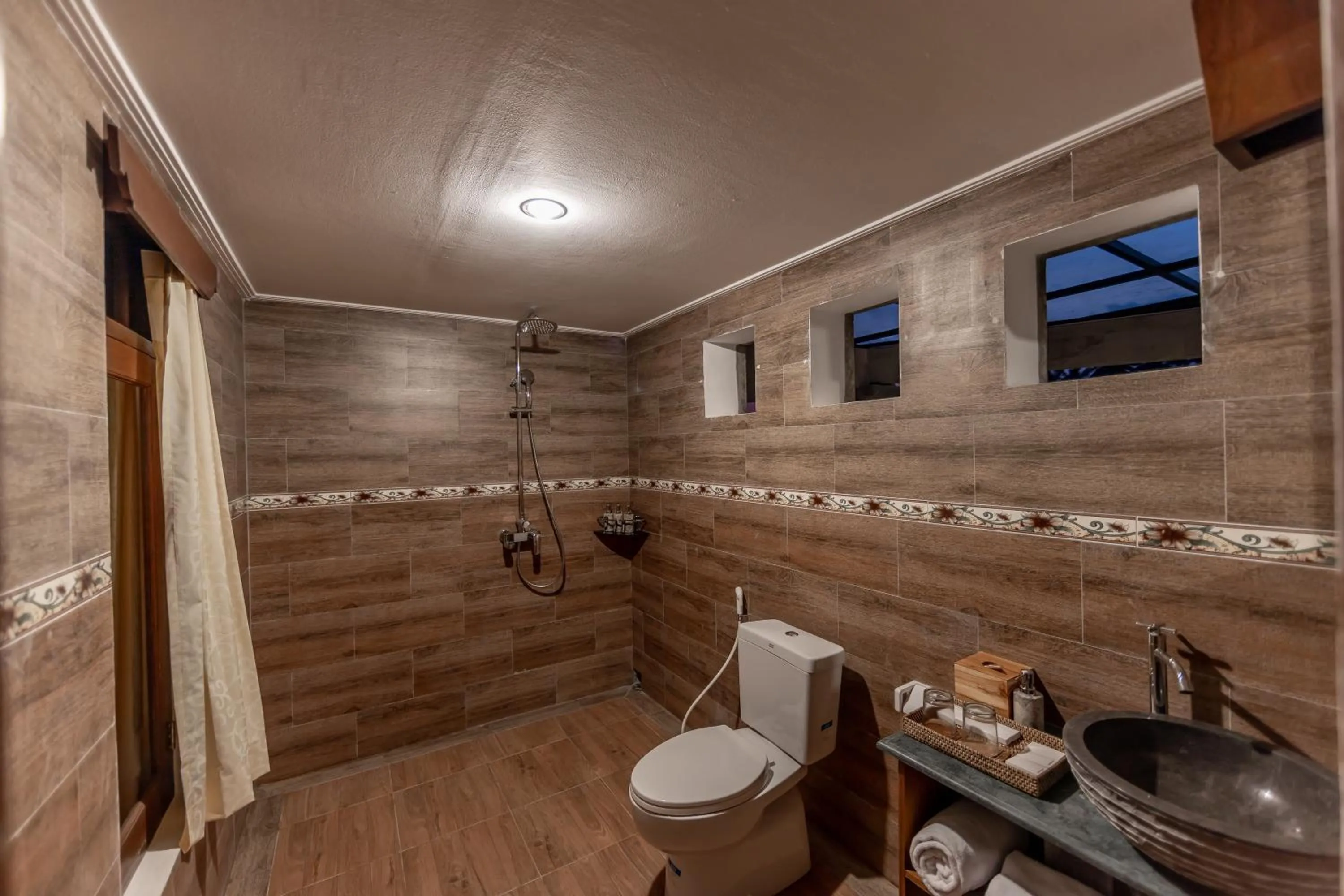 Bathroom in Juwuk Manis