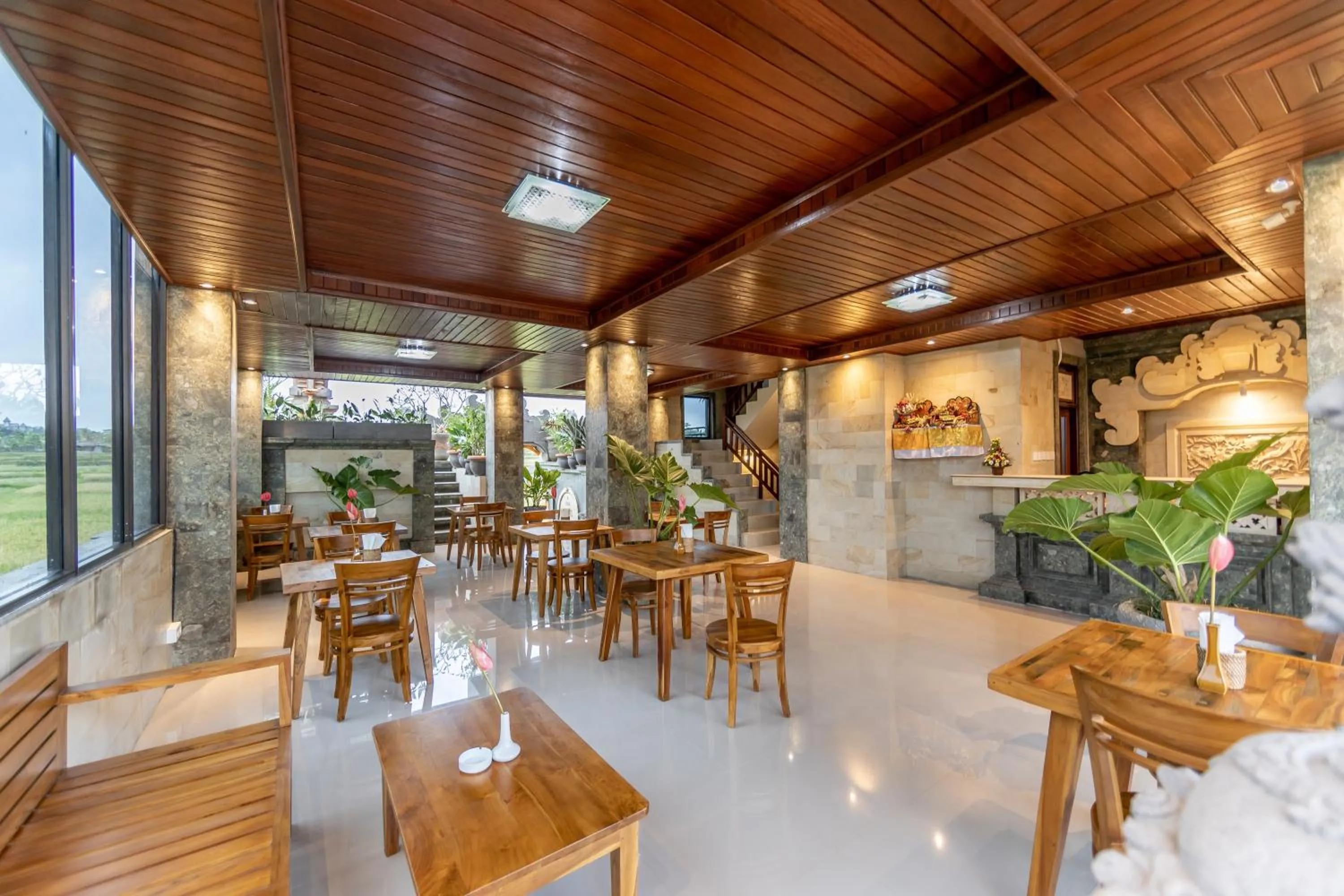 Restaurant/places to eat in Juwuk Manis