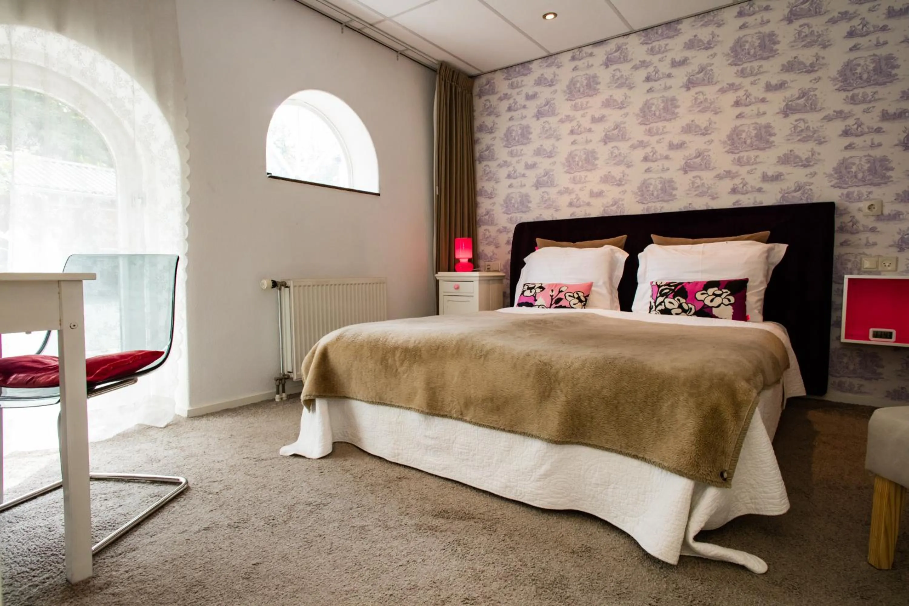 Bed in Hotel Restaurant Taverne