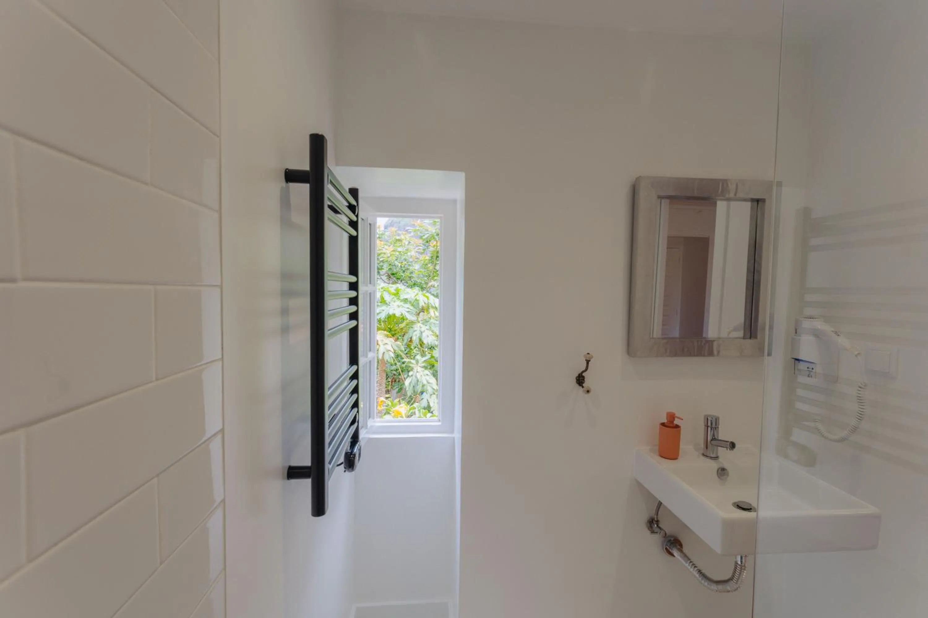 Shower in Madeira Surf Lodge