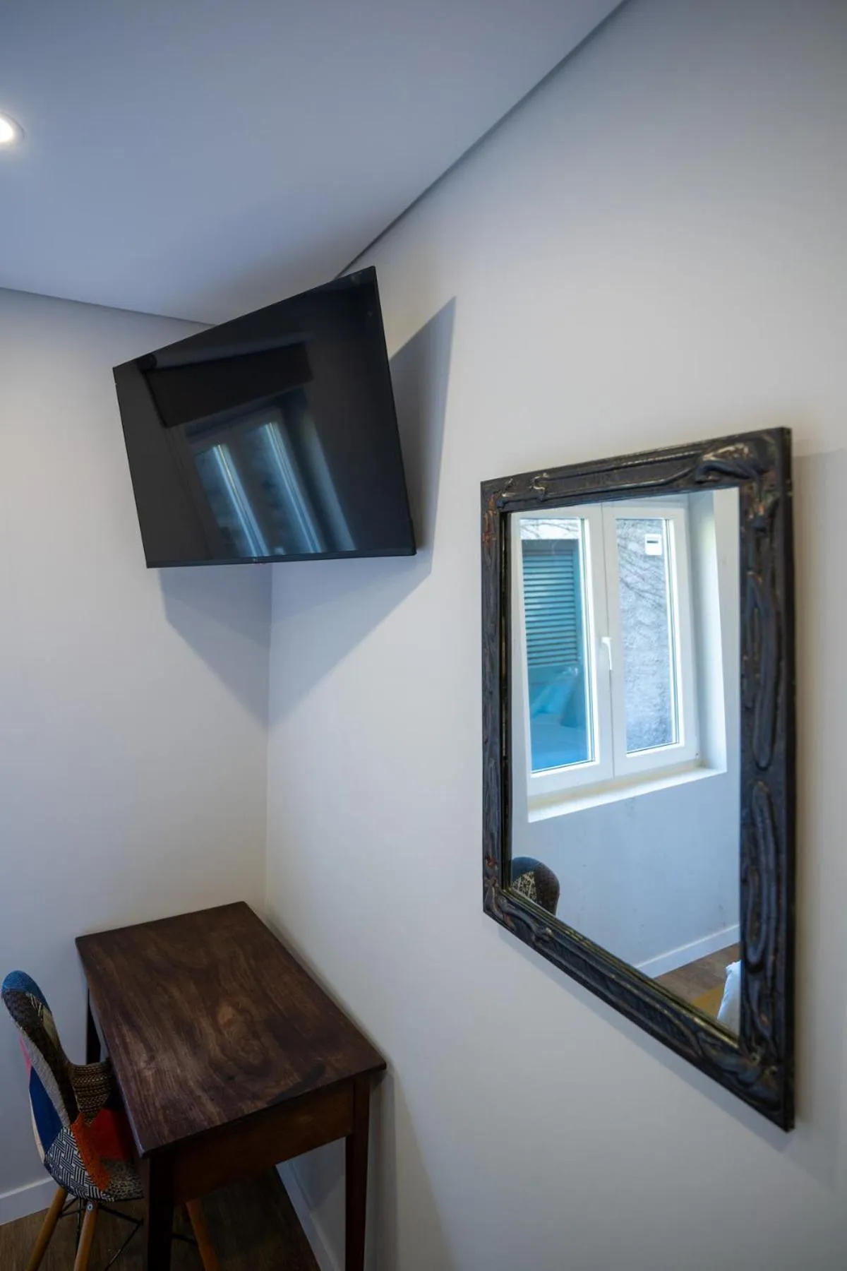 TV and multimedia in Madeira Surf Lodge