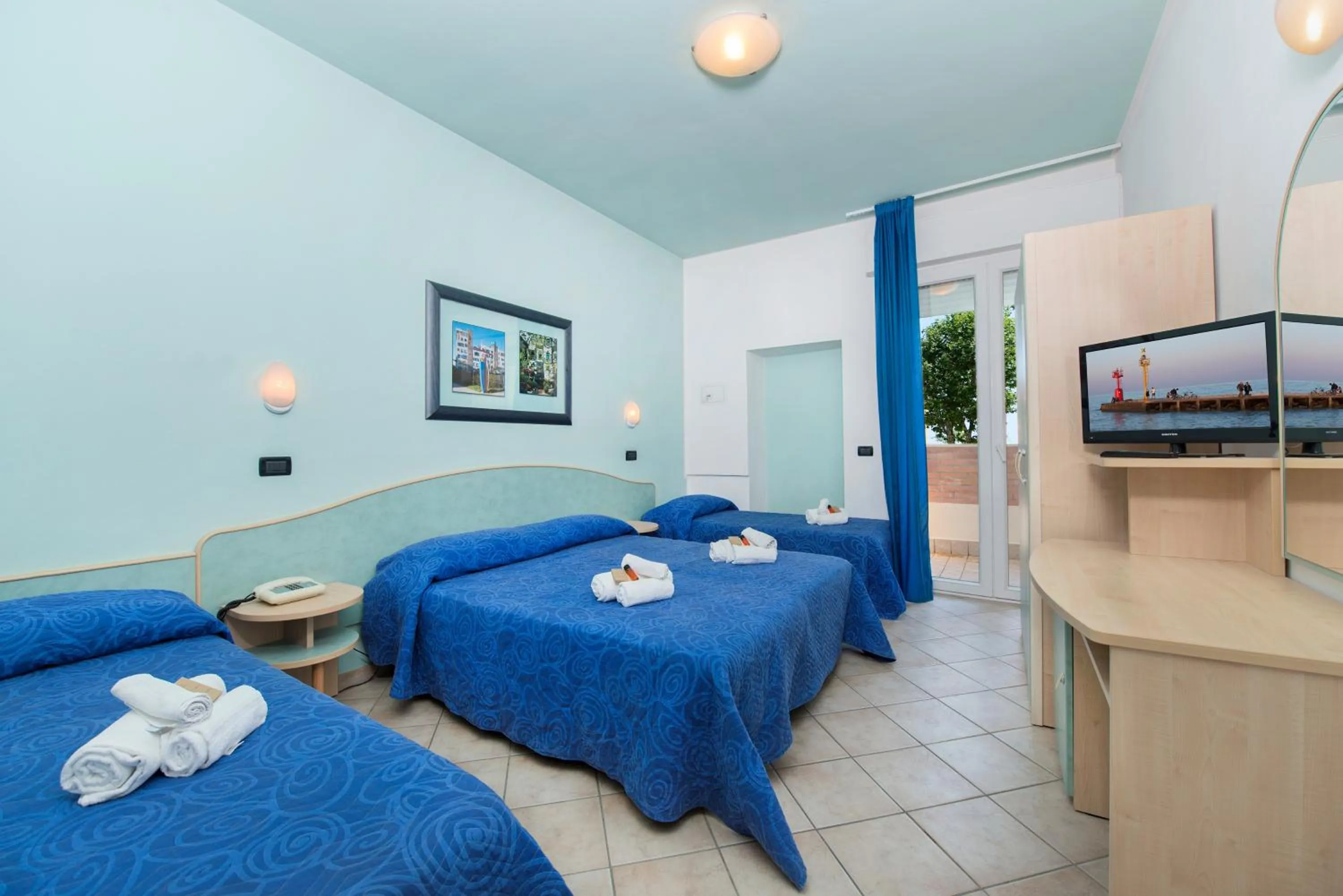 Photo of the whole room, Bed in Hotel Sogno