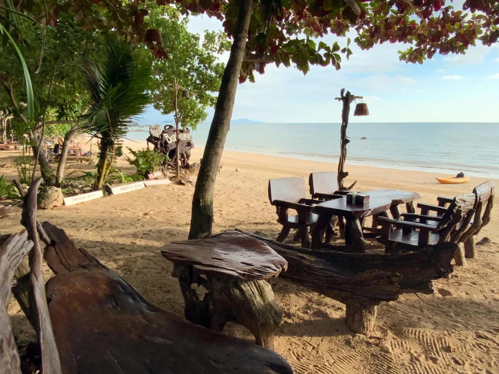 Restaurant/places to eat in Bonhomie Beach Cottage