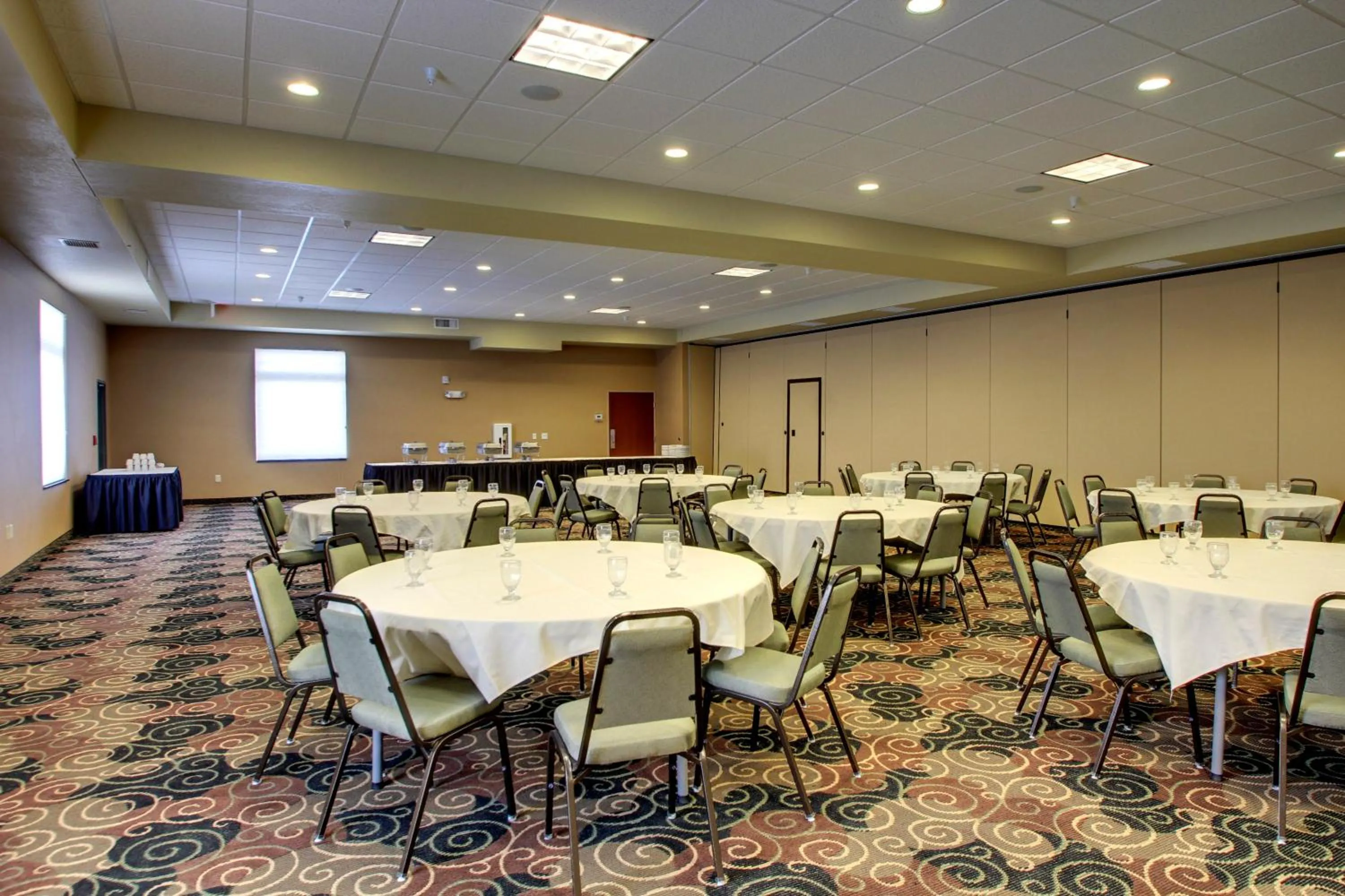 Cobblestone Inn & Suites - Bottineau