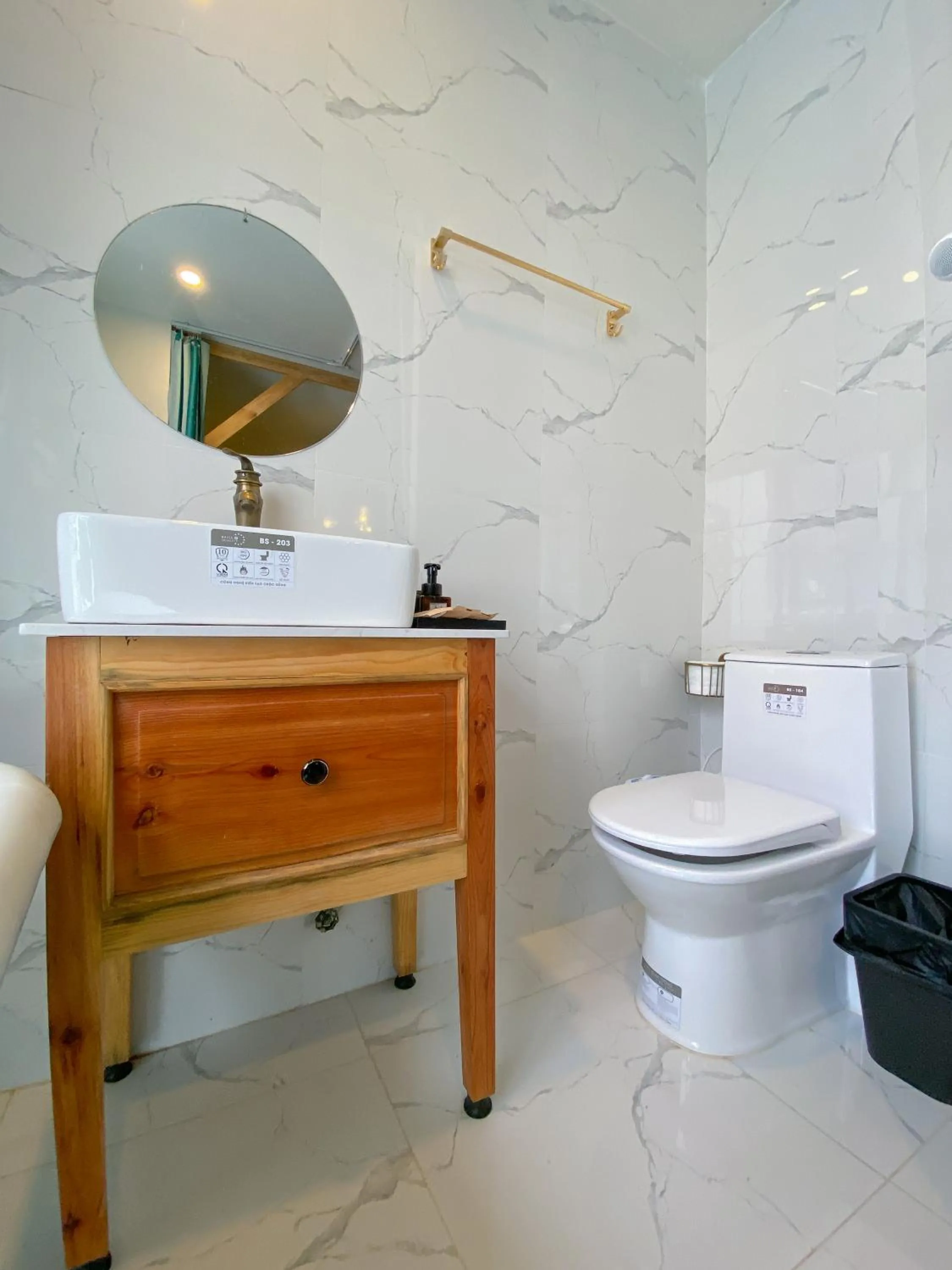 Shower in Lacasa May