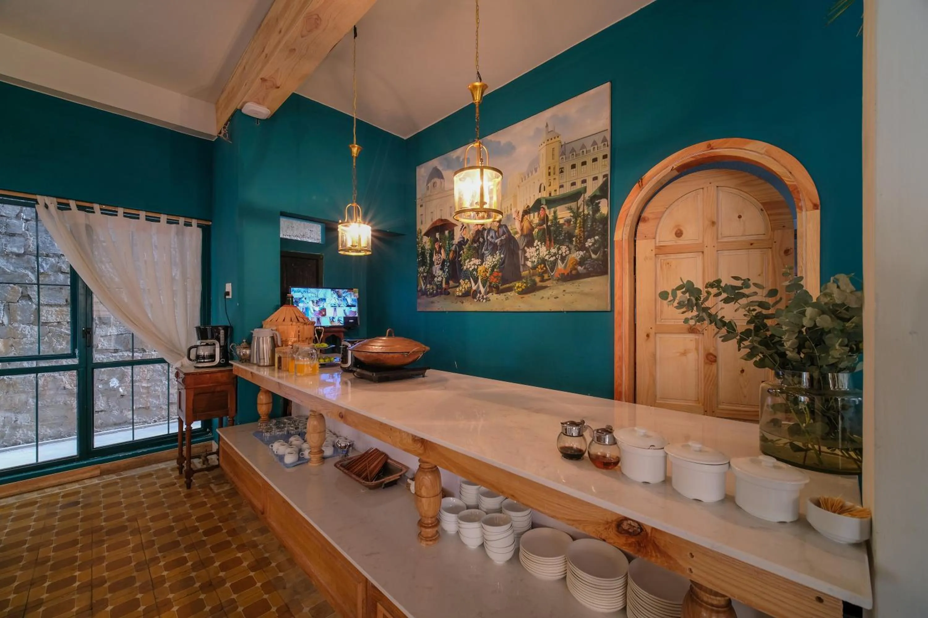 Restaurant/places to eat in Lacasa May