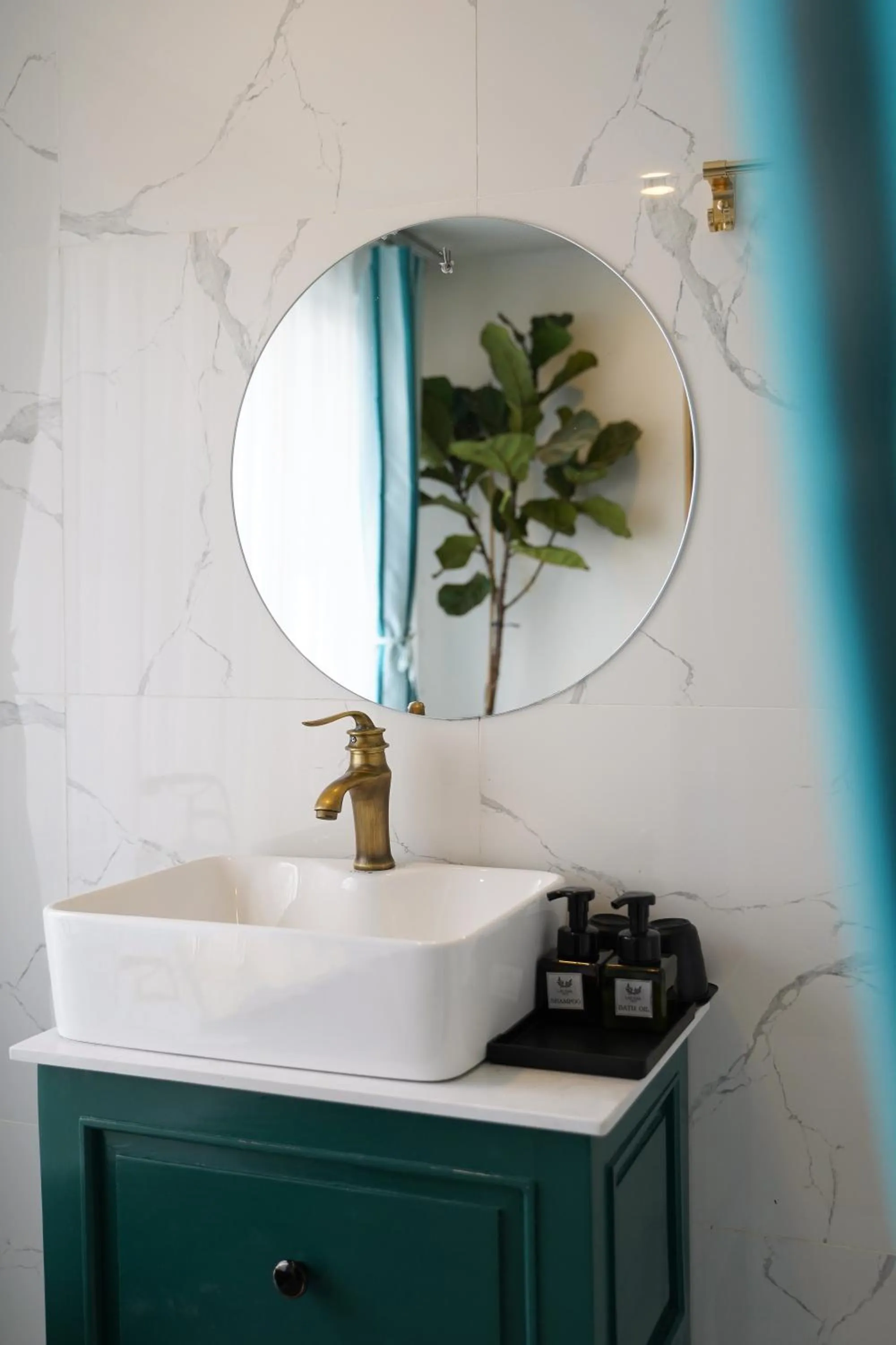 Shower in Lacasa May