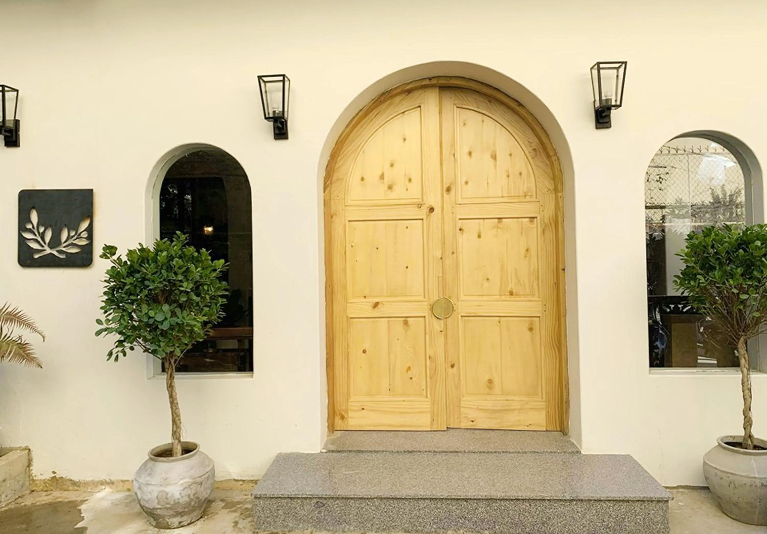 Facade/entrance in Lacasa May