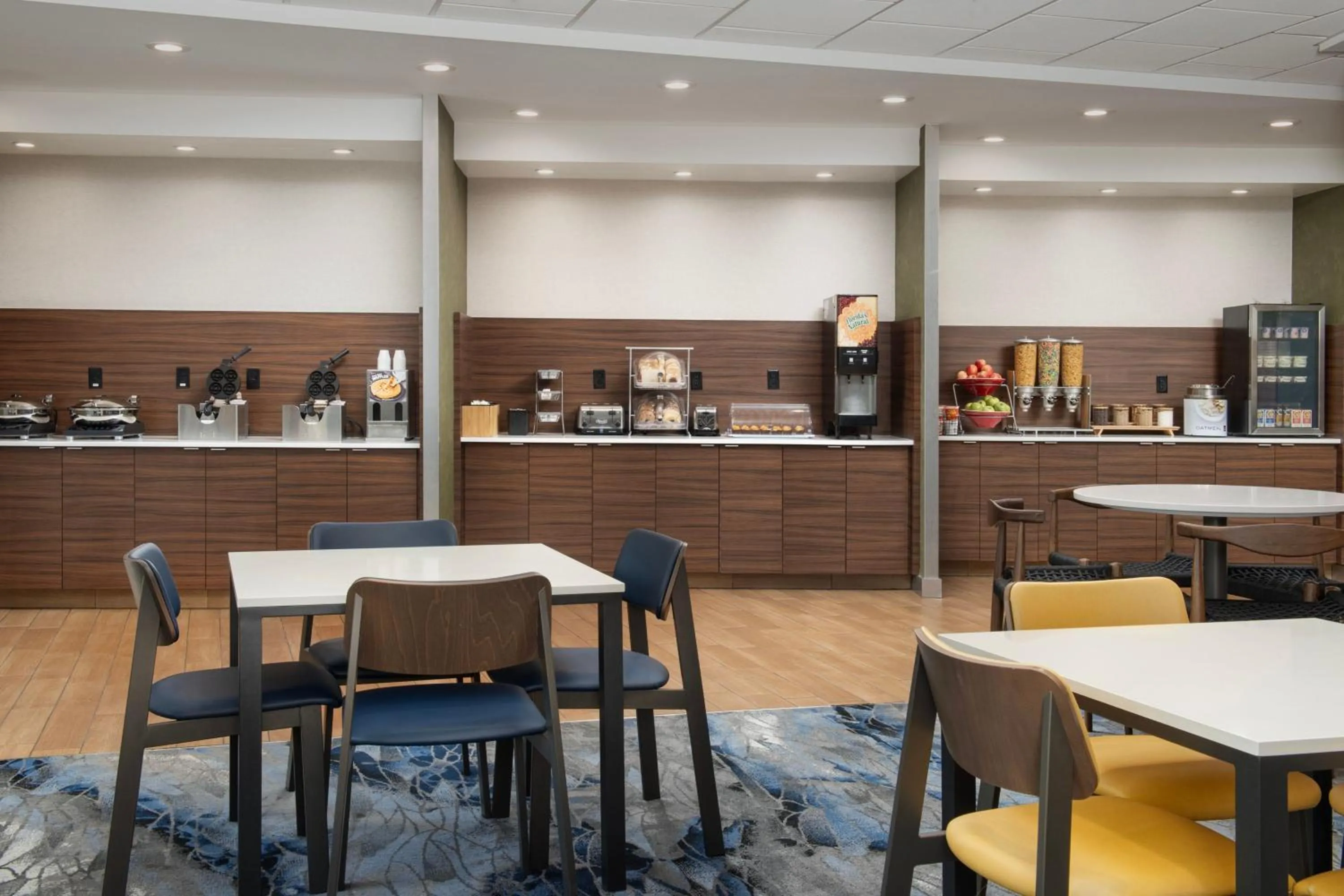 Breakfast in Fairfield Inn & Suites by Marriott Ithaca