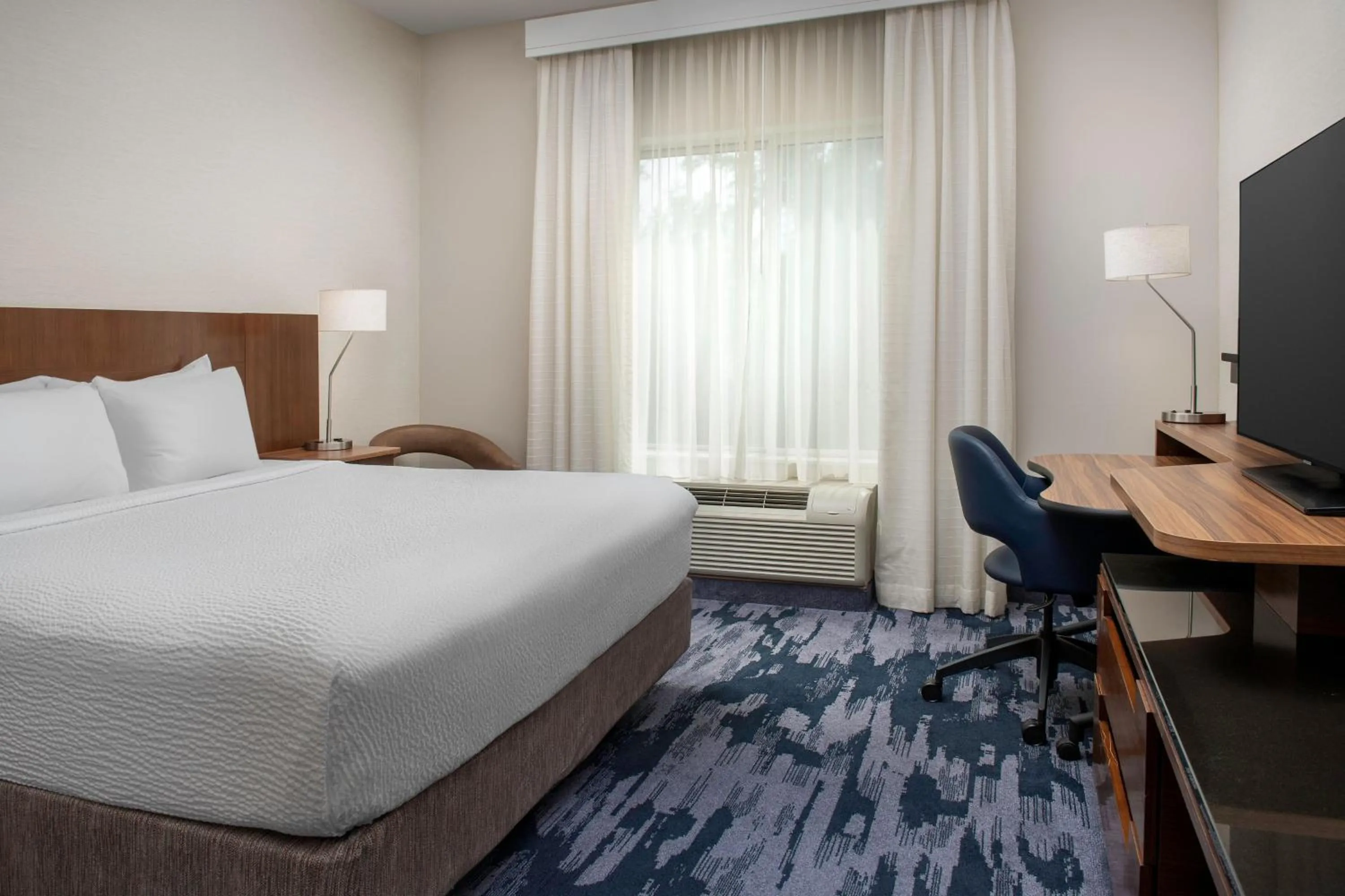Photo of the whole room, Bed in Fairfield Inn & Suites by Marriott Ithaca
