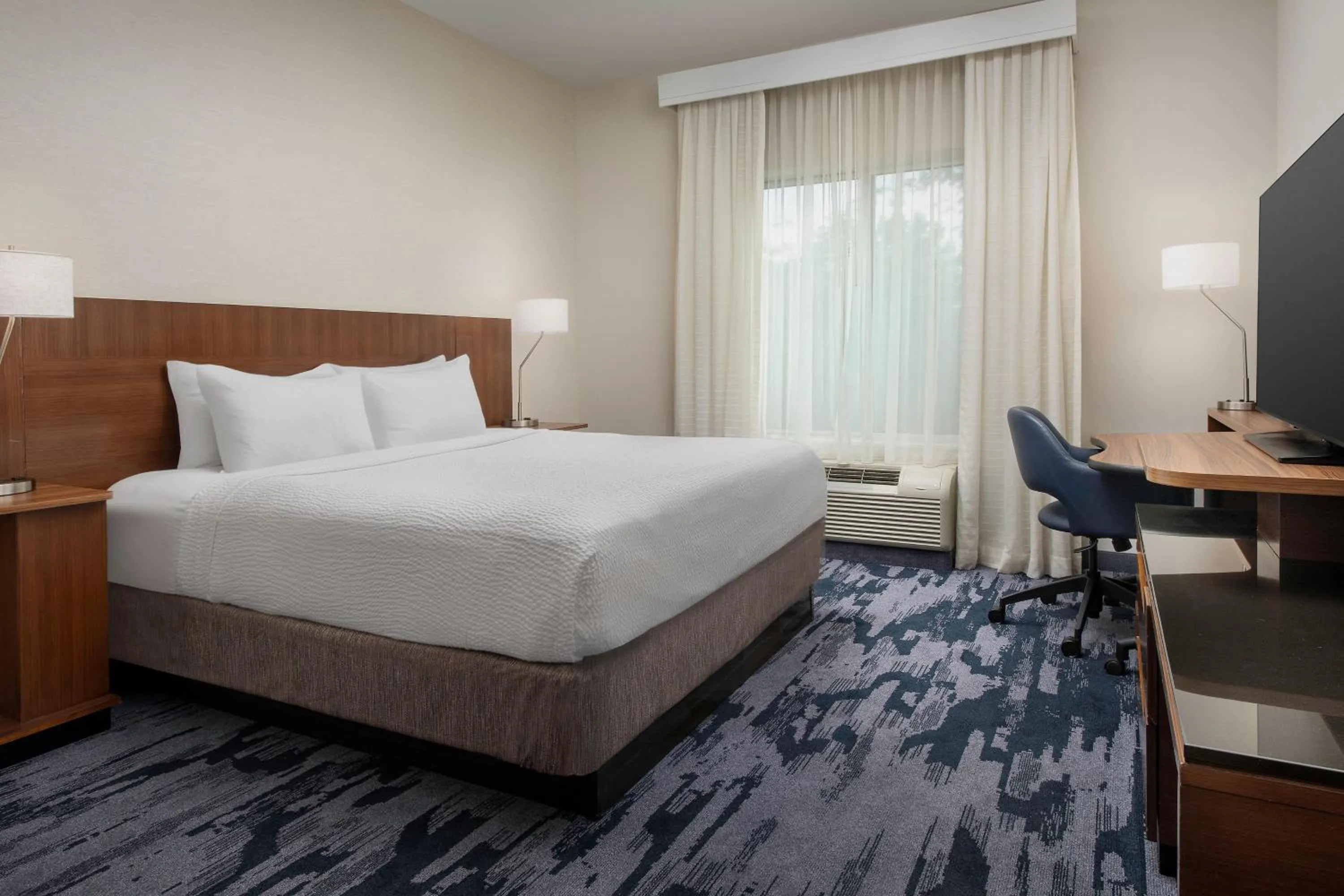 Photo of the whole room, Bed in Fairfield Inn & Suites by Marriott Ithaca