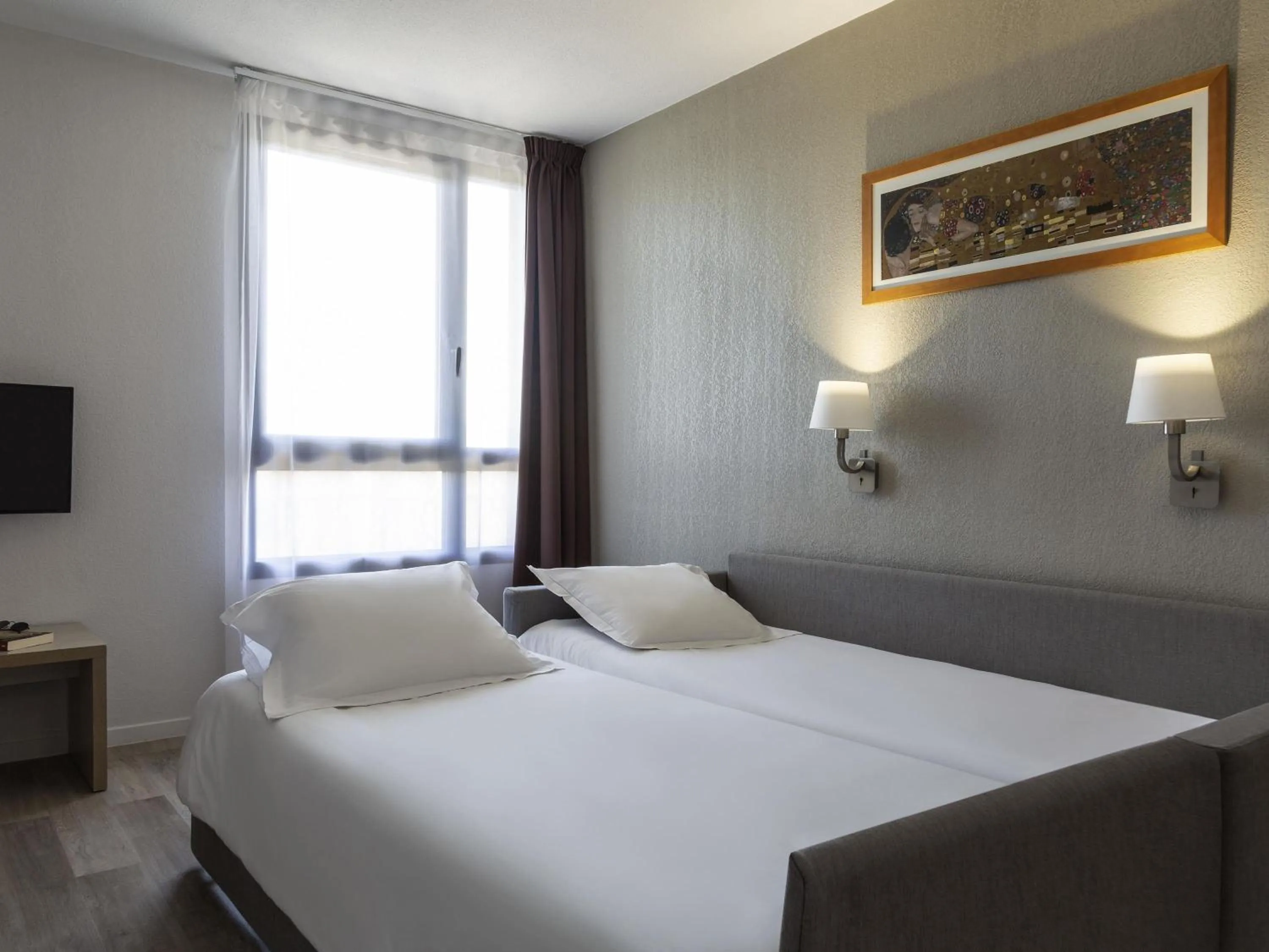 Bedroom, Bed in Aparthotel Adagio Access Avignon