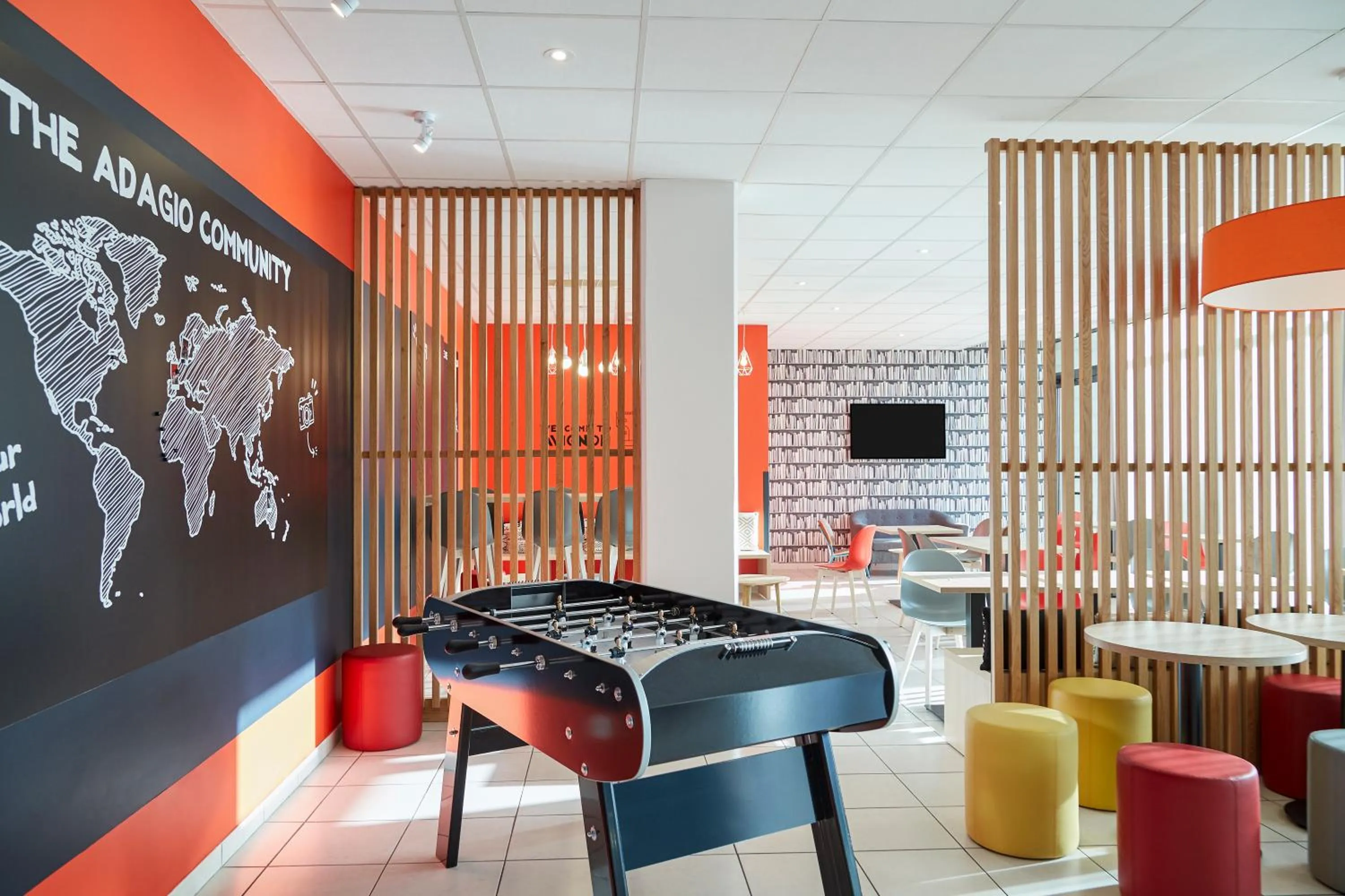 Communal lounge/ TV room in Aparthotel Adagio Access Avignon