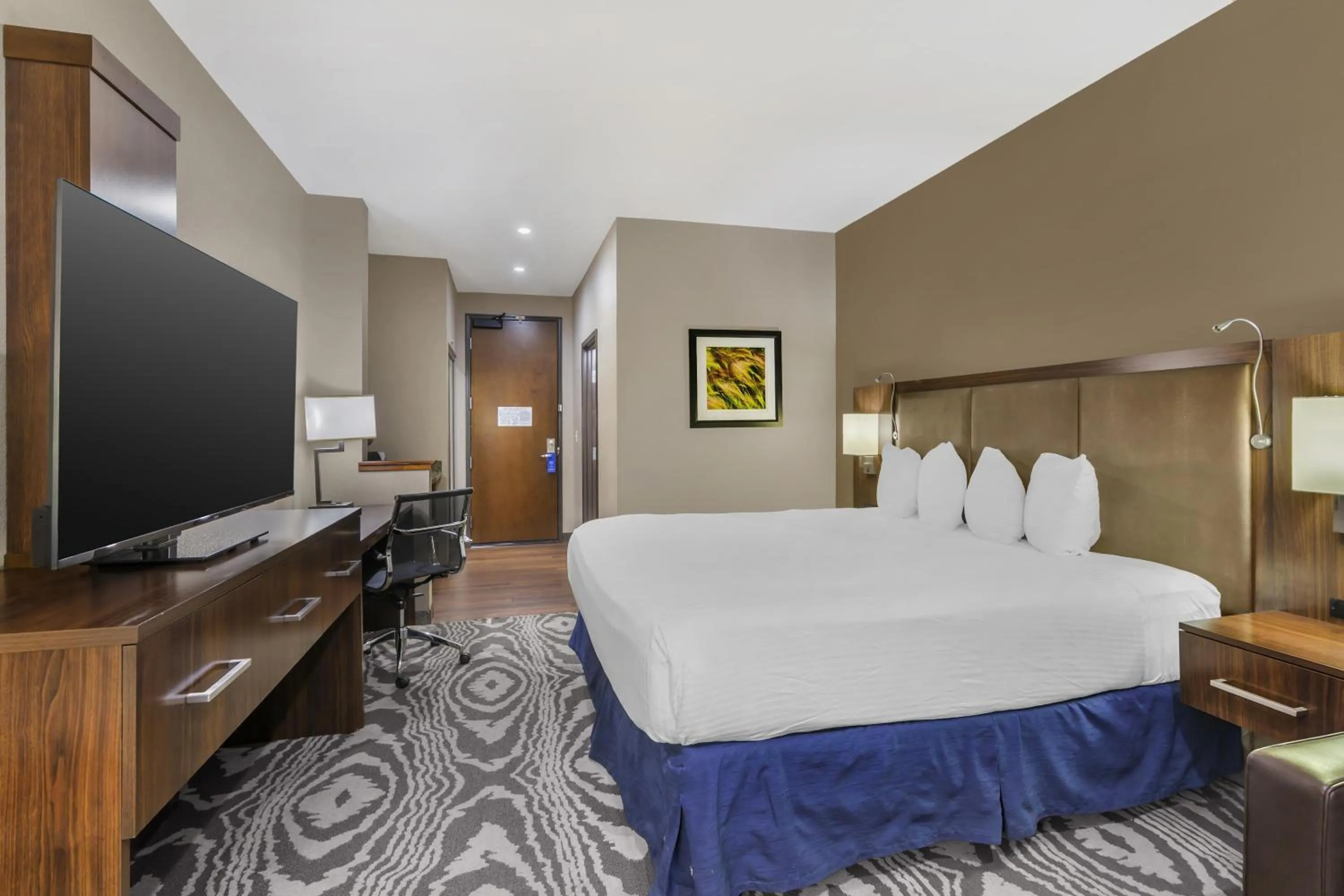 Bedroom, Bed in Best Western Plus Williston Hotel & Suites