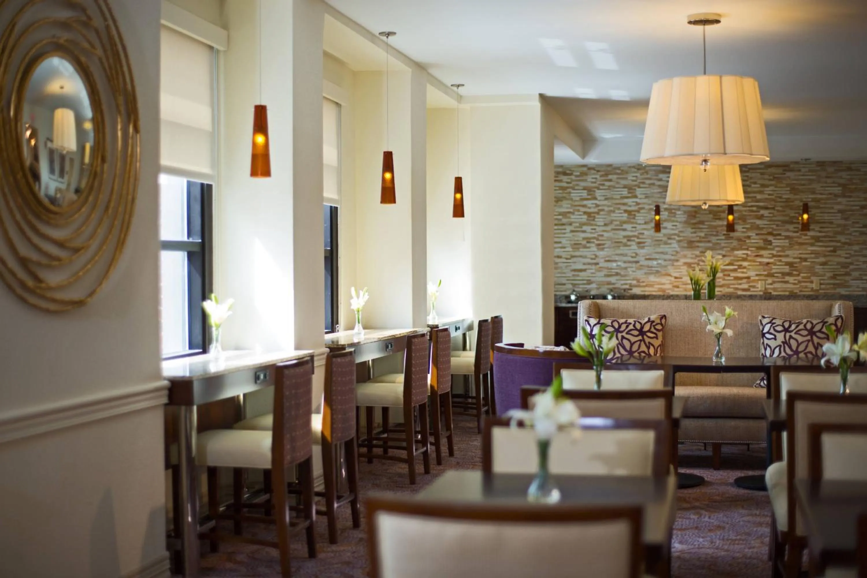 Lounge or bar in Peoria Marriott Pere Marquette