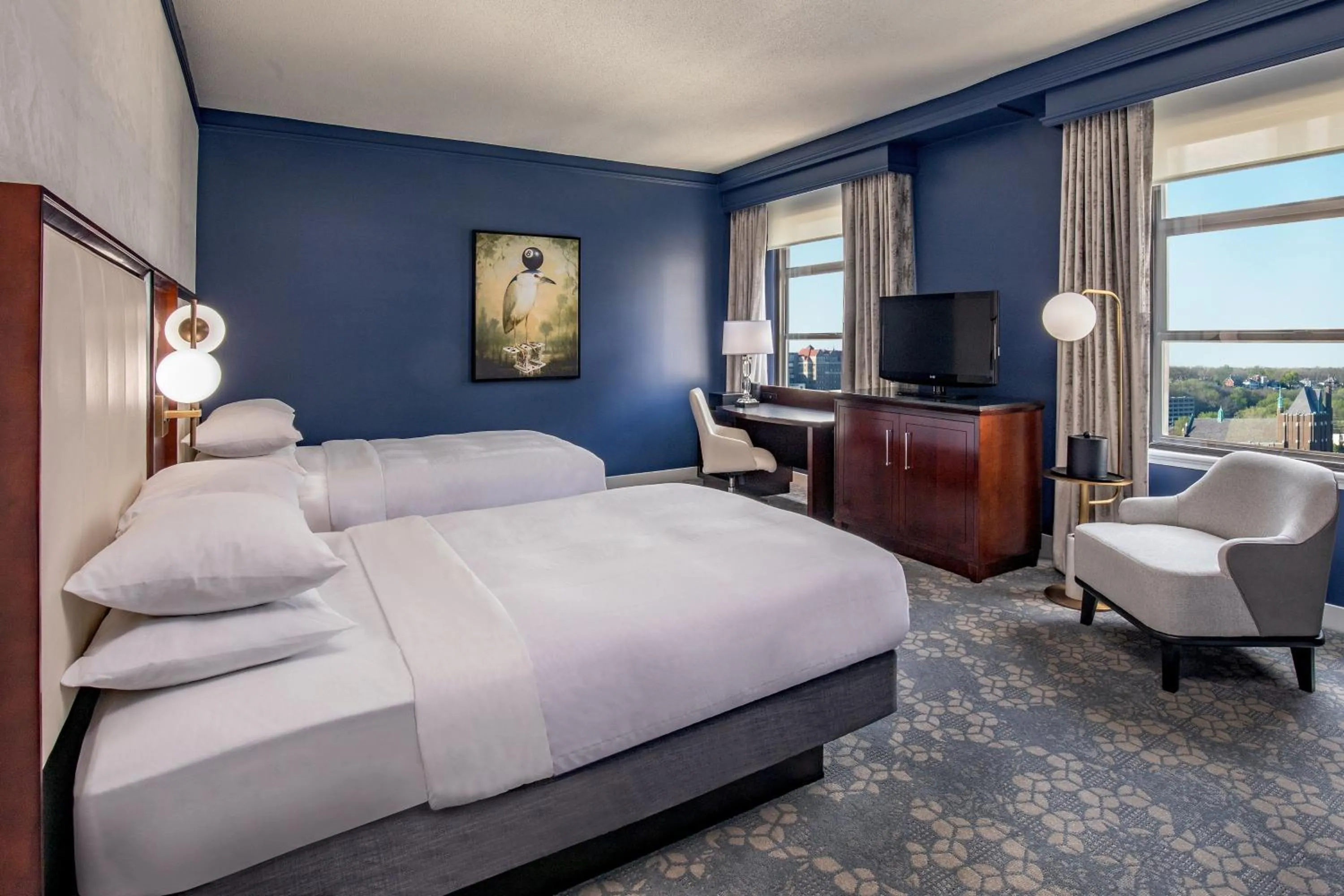 Photo of the whole room, Bed in Peoria Marriott Pere Marquette