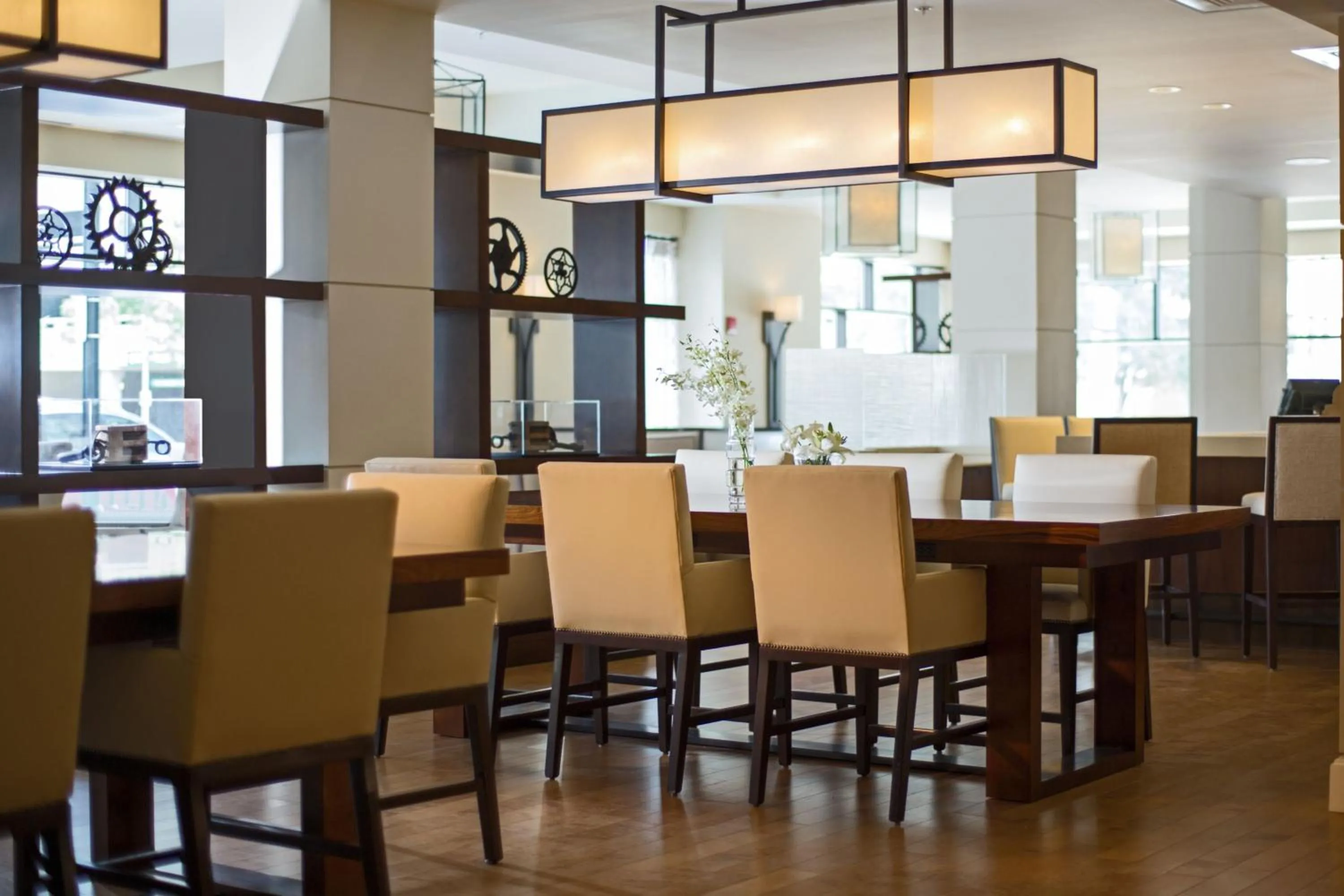 Restaurant/places to eat in Peoria Marriott Pere Marquette