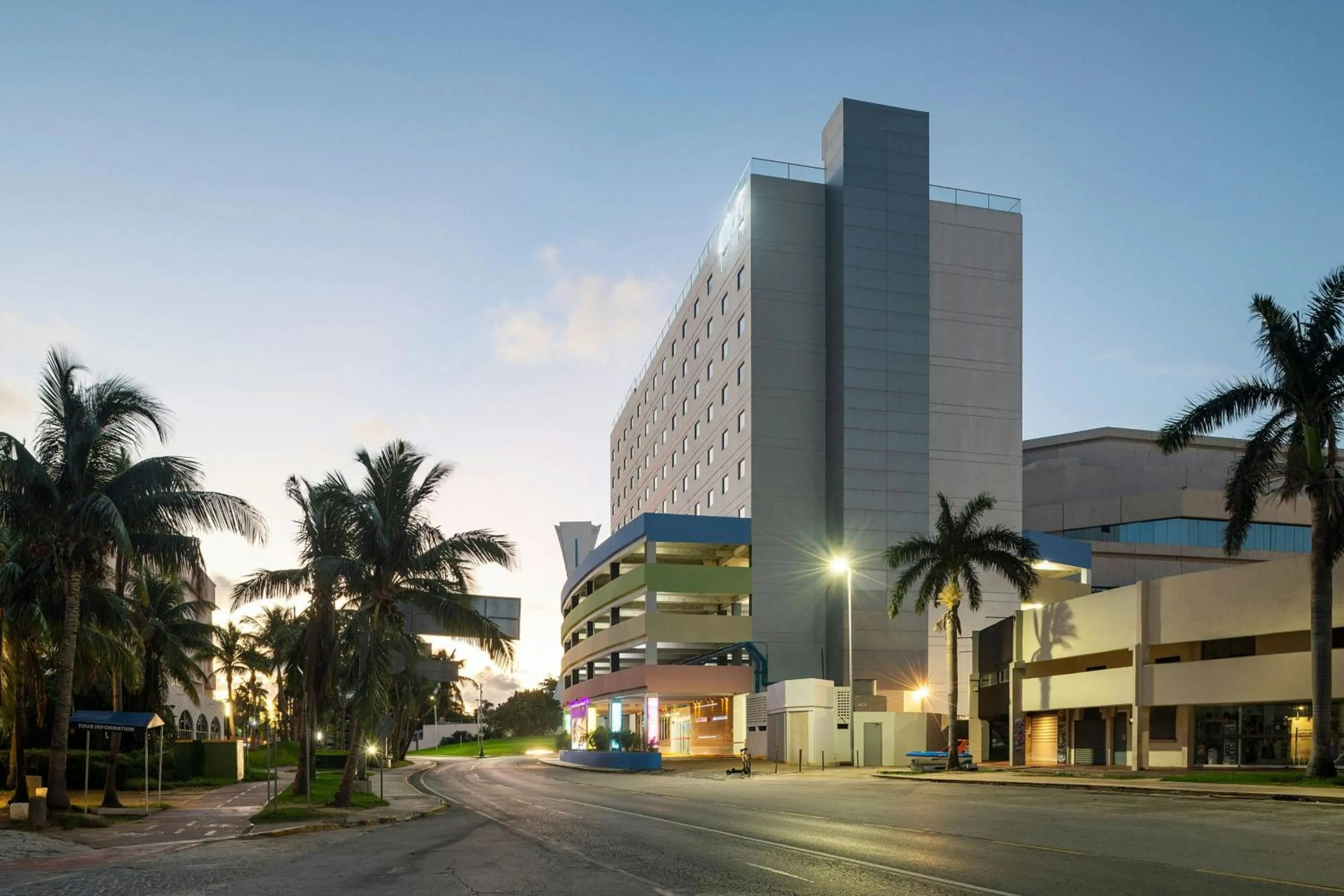 Property building in Aloft Cancun