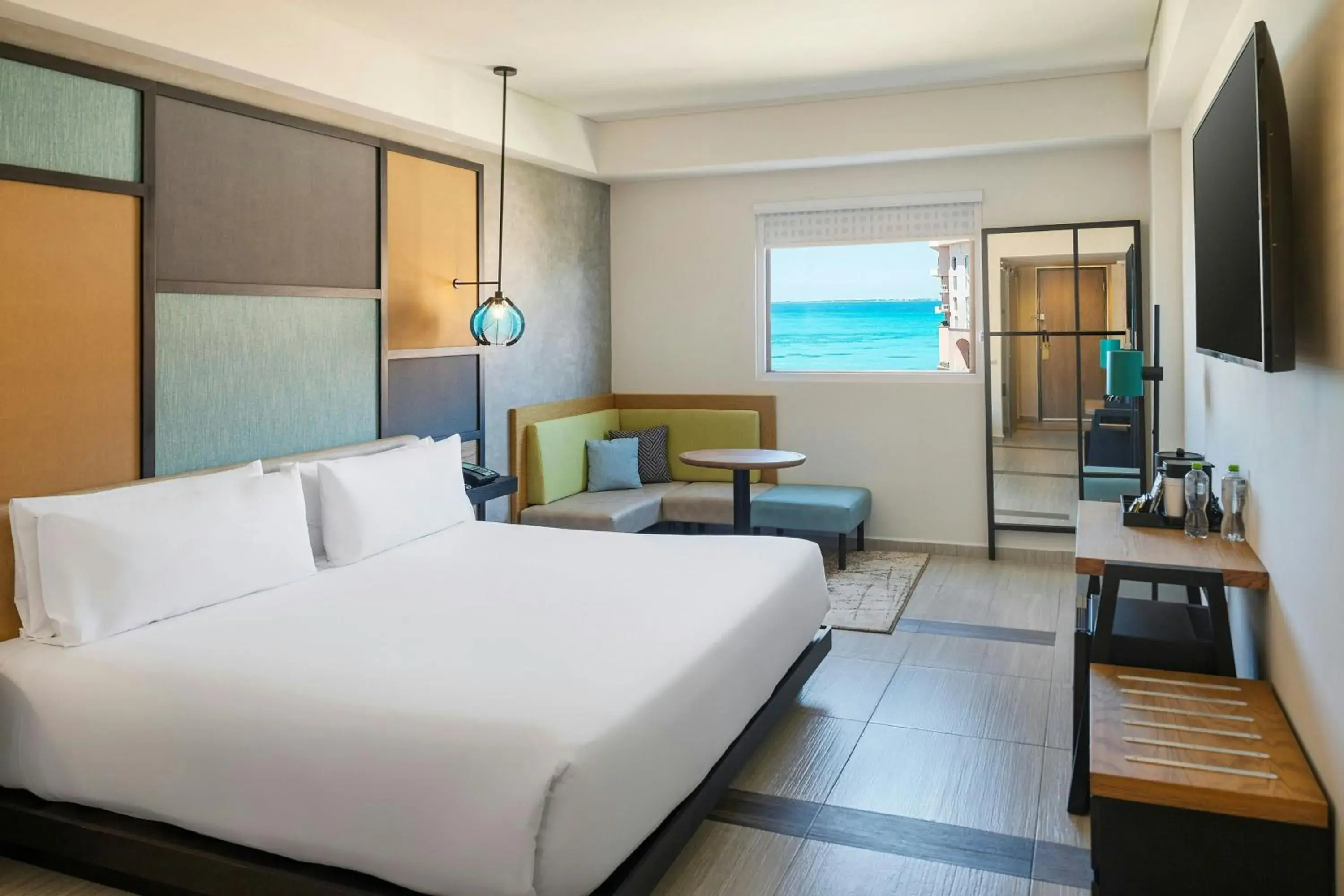 Aloft Ocean View, Guest room, 1 King + Complimentary open bar in Aloft Cancun Aloft Ocean View, Guest room, 1 King + Complimentary open bar in Aloft Cancun