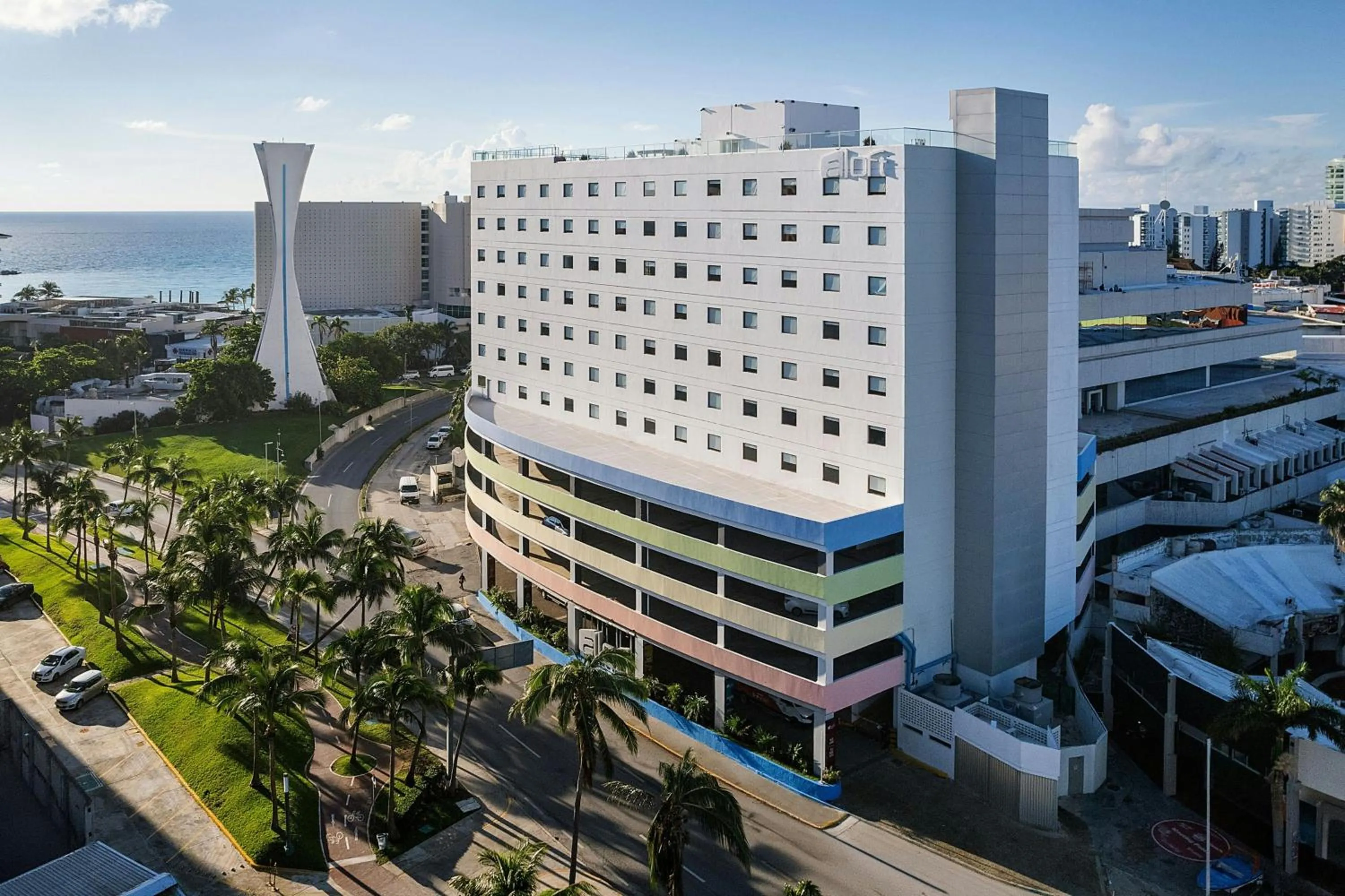 Property building in Aloft Cancun