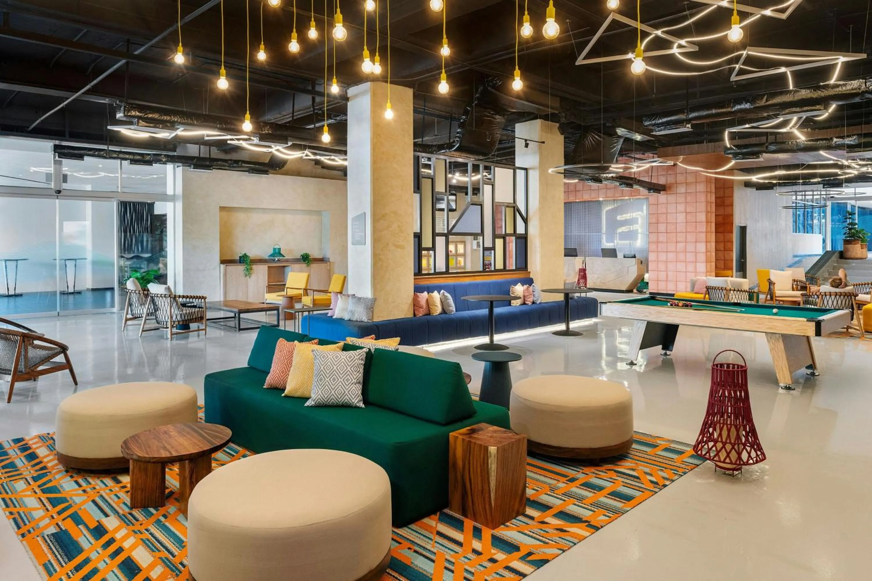 Restaurant/places to eat in Aloft Cancun