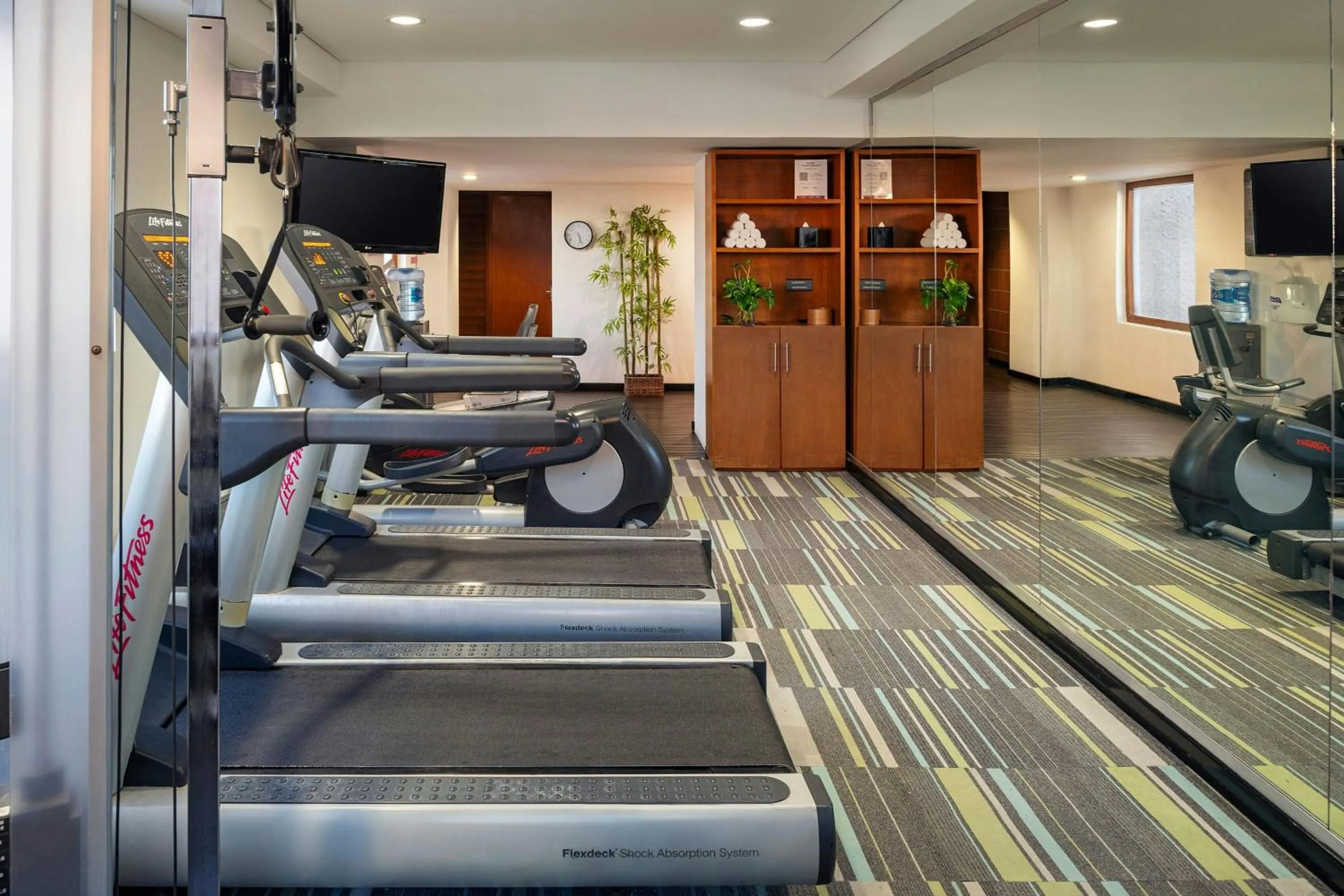 Fitness centre/facilities in Aloft Cancun