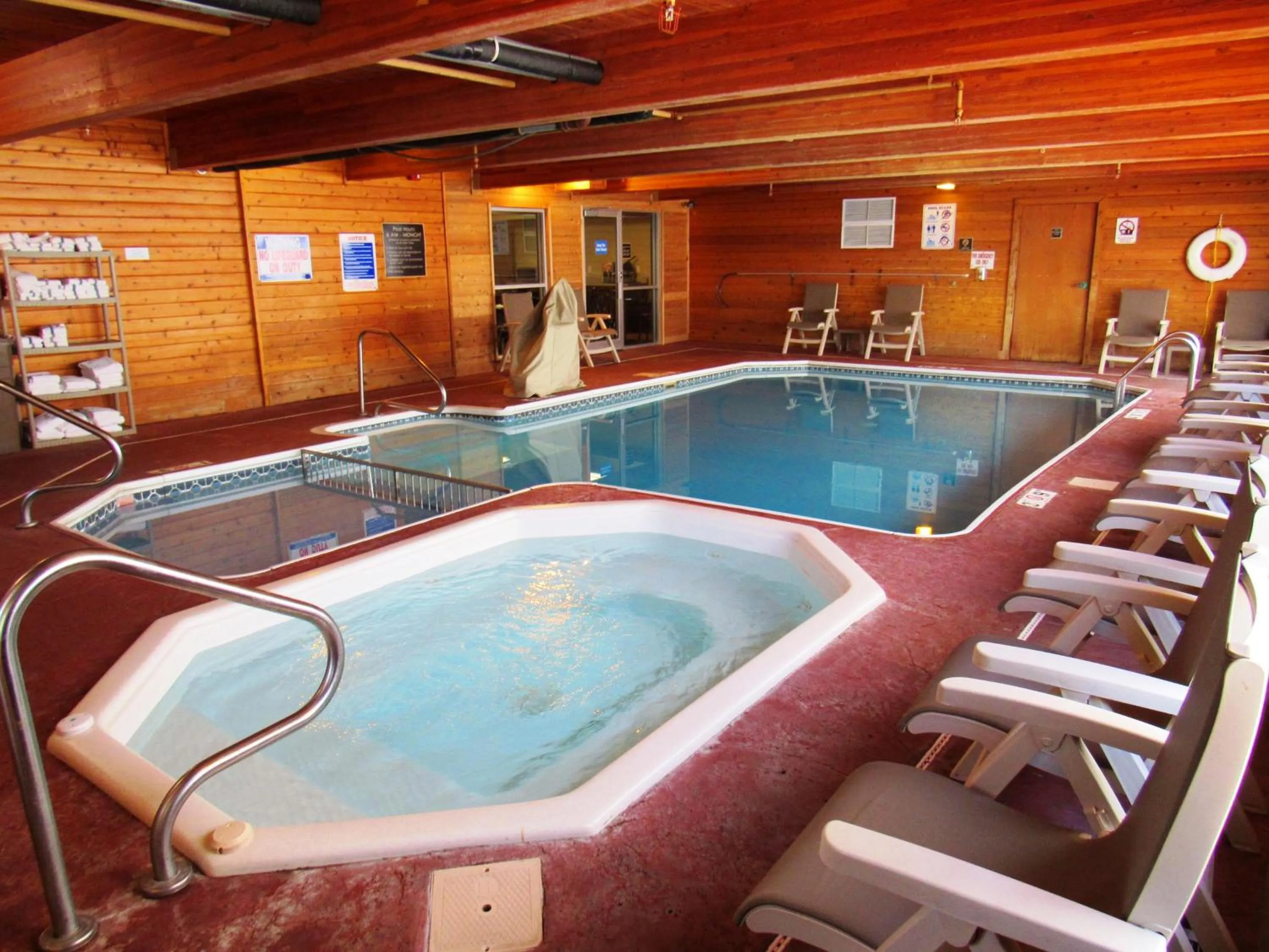 Spa and wellness centre/facilities in Red Roof Inn Fargo - I-94/Medical Center