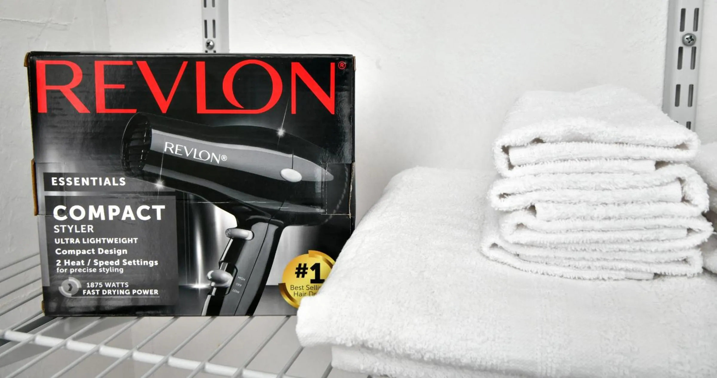 Bathroom in Broadwaysuites Downtown By RocketStay