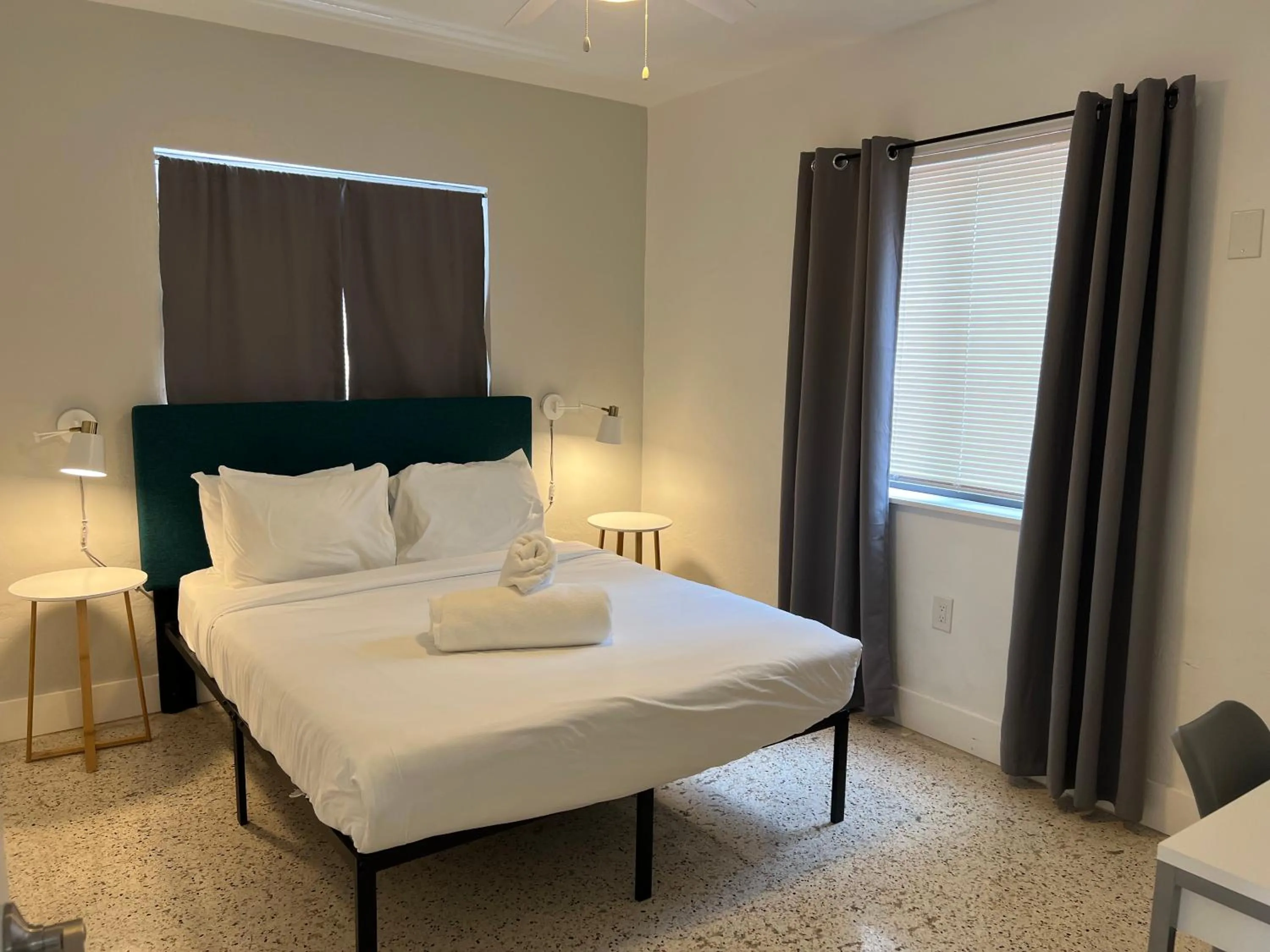 Bed in Broadwaysuites Downtown By RocketStay