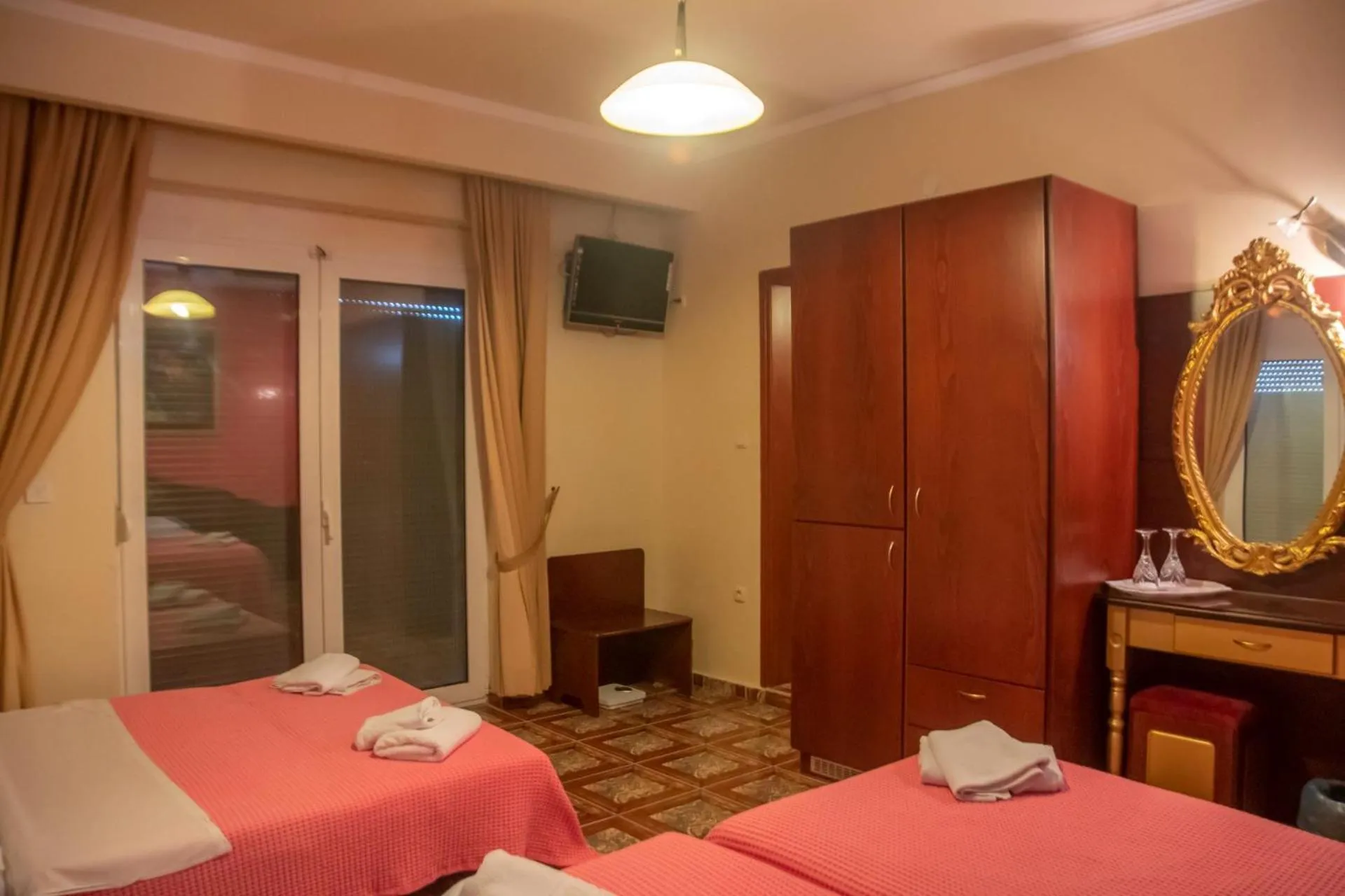 Bed in Hotel Astoria