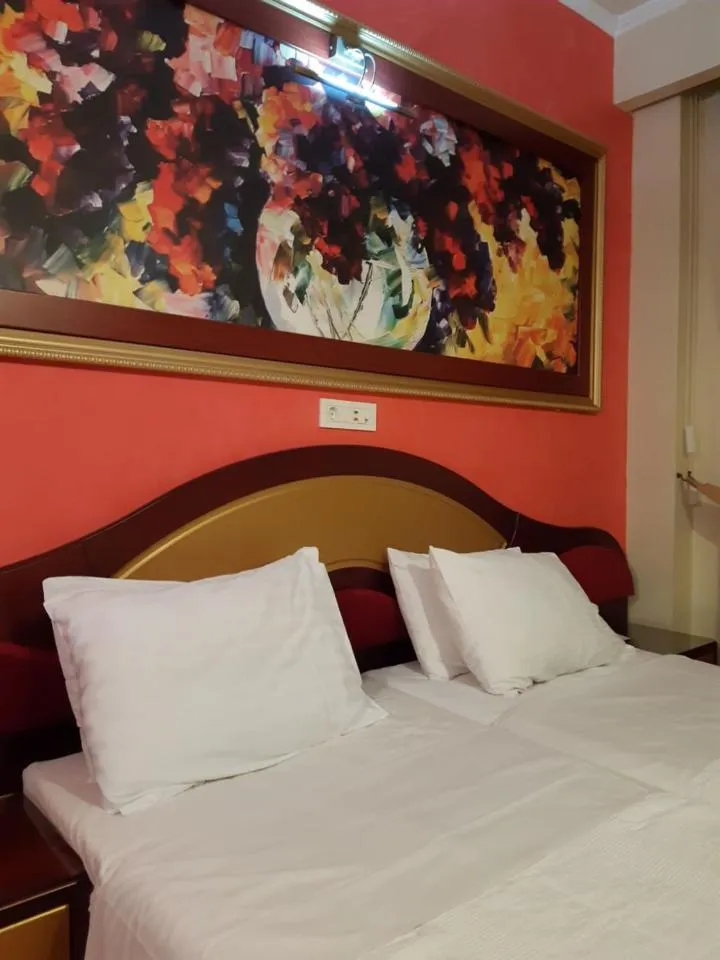 Bed in Hotel Astoria