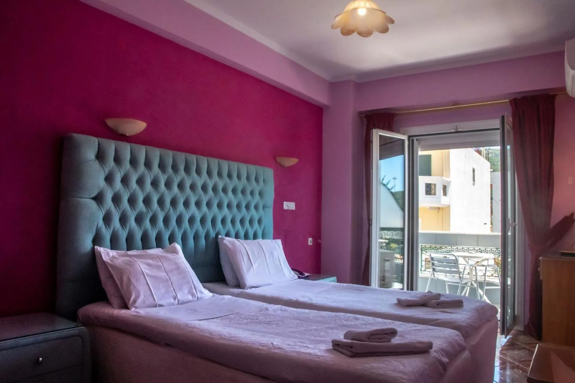 Photo of the whole room, Bed in Hotel Astoria