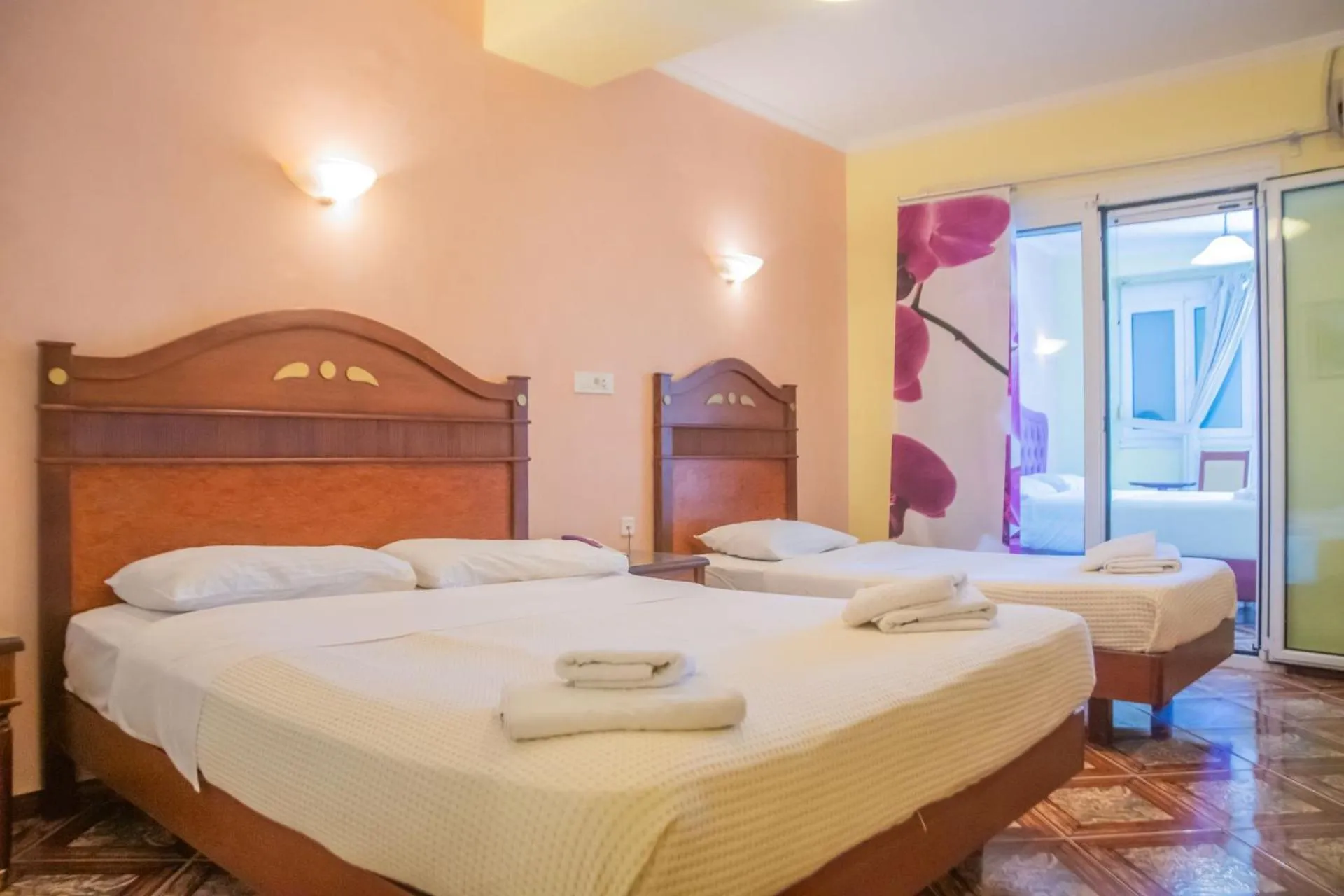 Photo of the whole room, Bed in Hotel Astoria