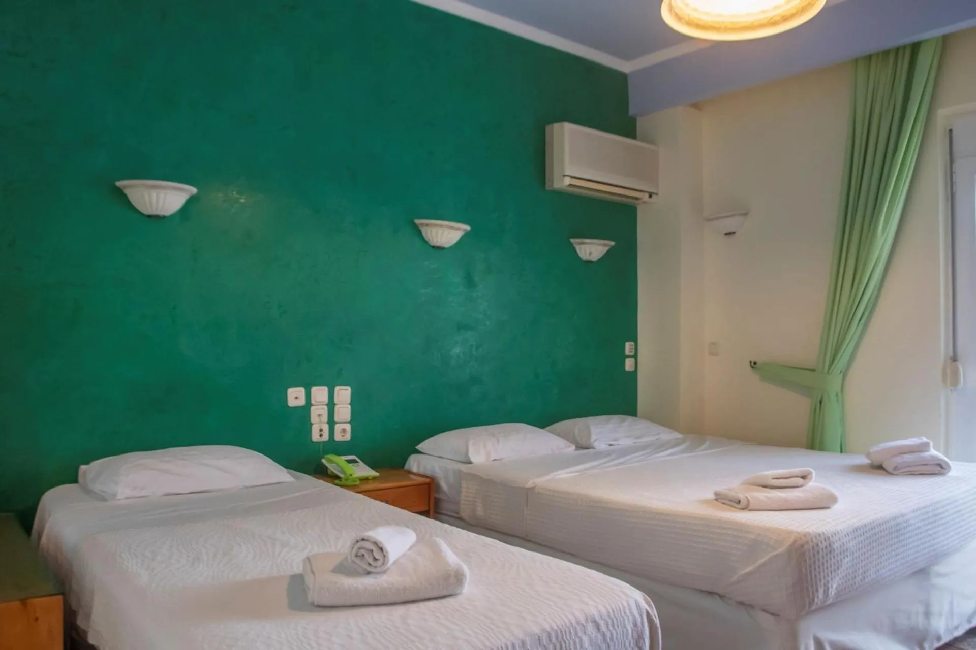 Bed in Hotel Astoria